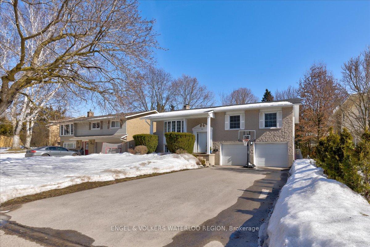 Photo 37 of 300 Craigleith Drive, Waterloo — HOMEH