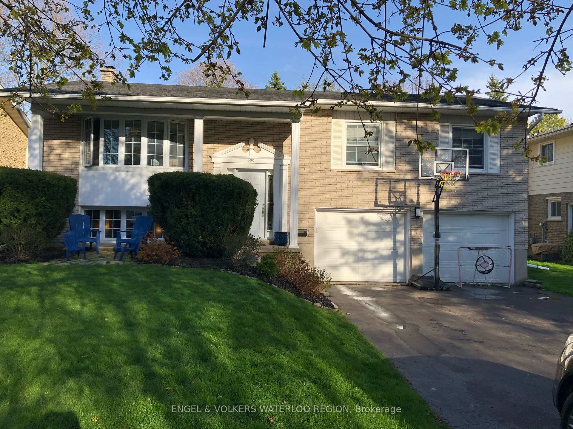 Photo 45 of 300 Craigleith Drive, Waterloo — HOMEH