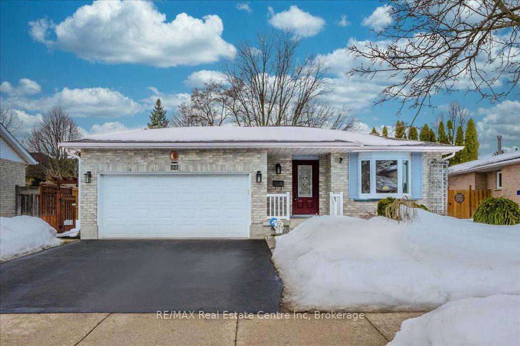 Photo 22 of 121 Erinbrook Drive, Kitchener — HOMEH