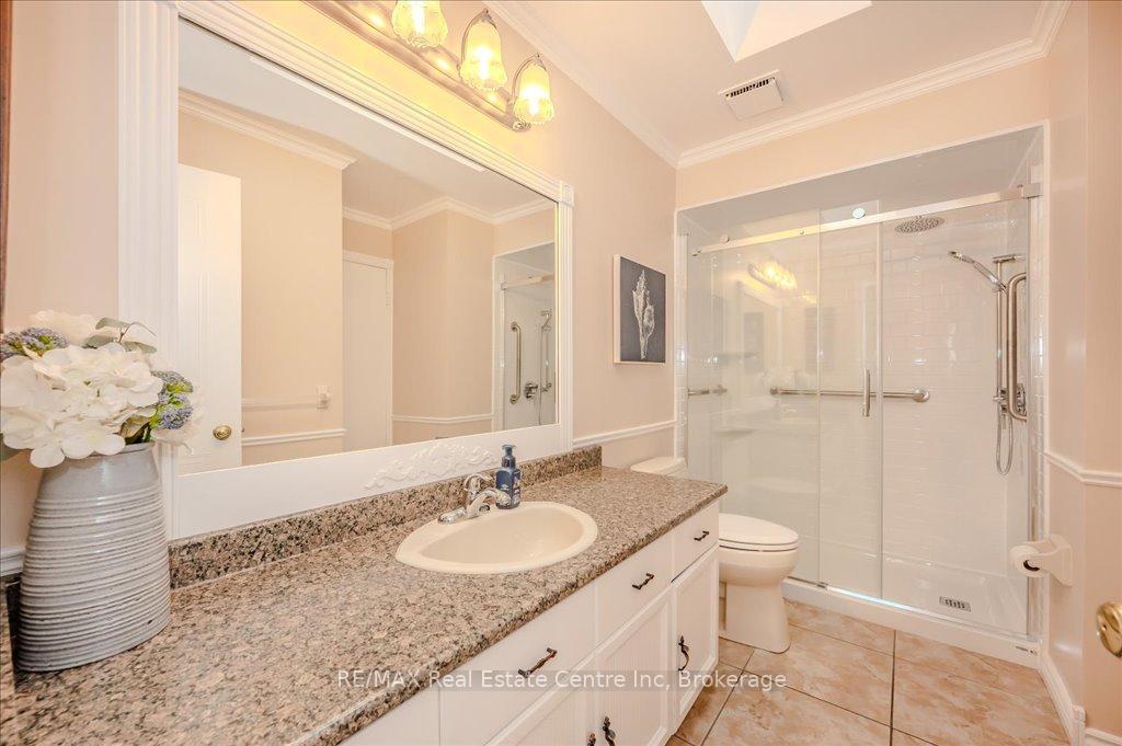 Photo 6 of 121 Erinbrook Drive, Kitchener — HOMEH