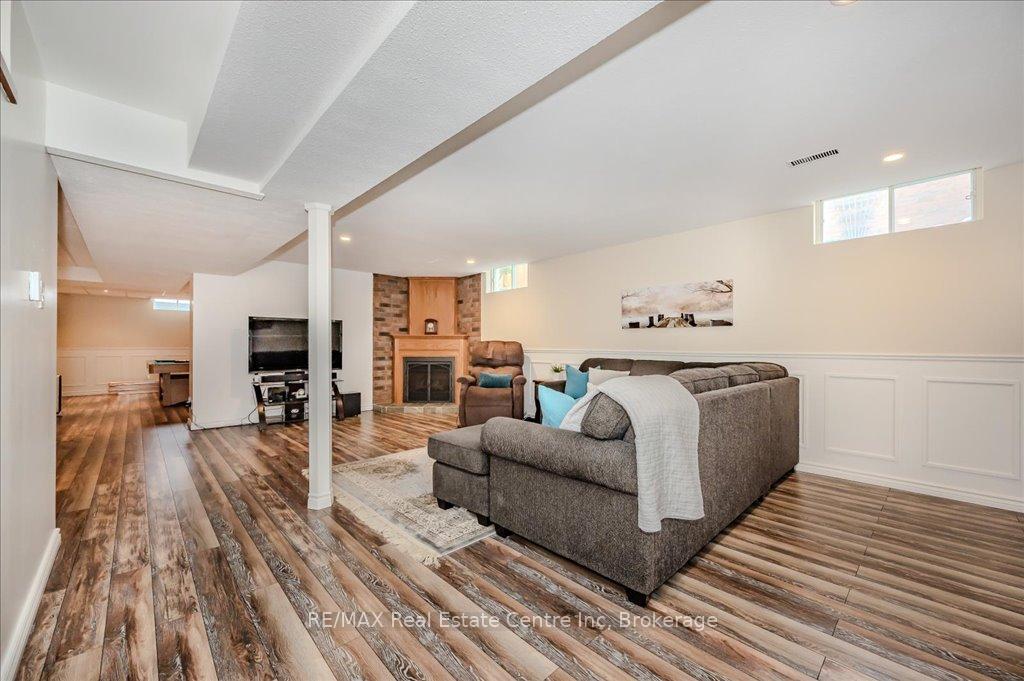 Photo 13 of 121 Erinbrook Drive, Kitchener — HOMEH