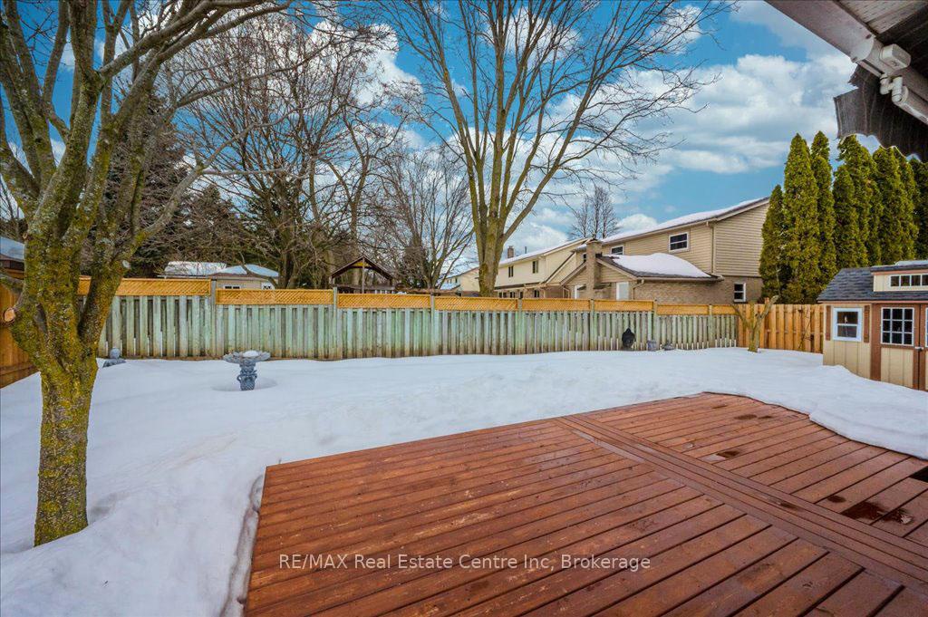 Photo 19 of 121 Erinbrook Drive, Kitchener — HOMEH