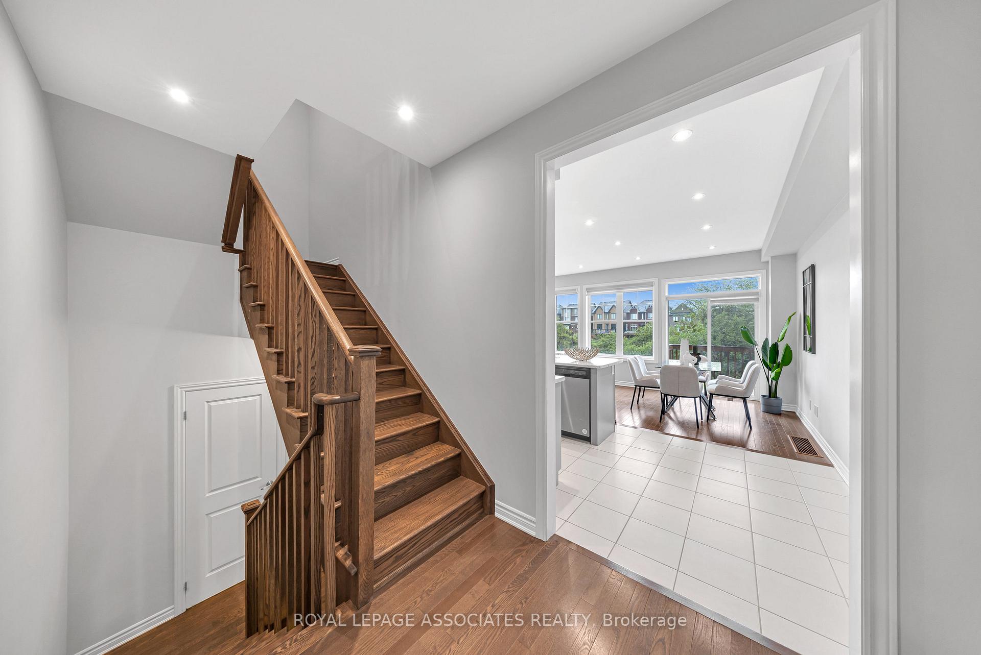 Photo 3 of 8 Paradise Way, Whitby, Rolling Acres — HOMEH