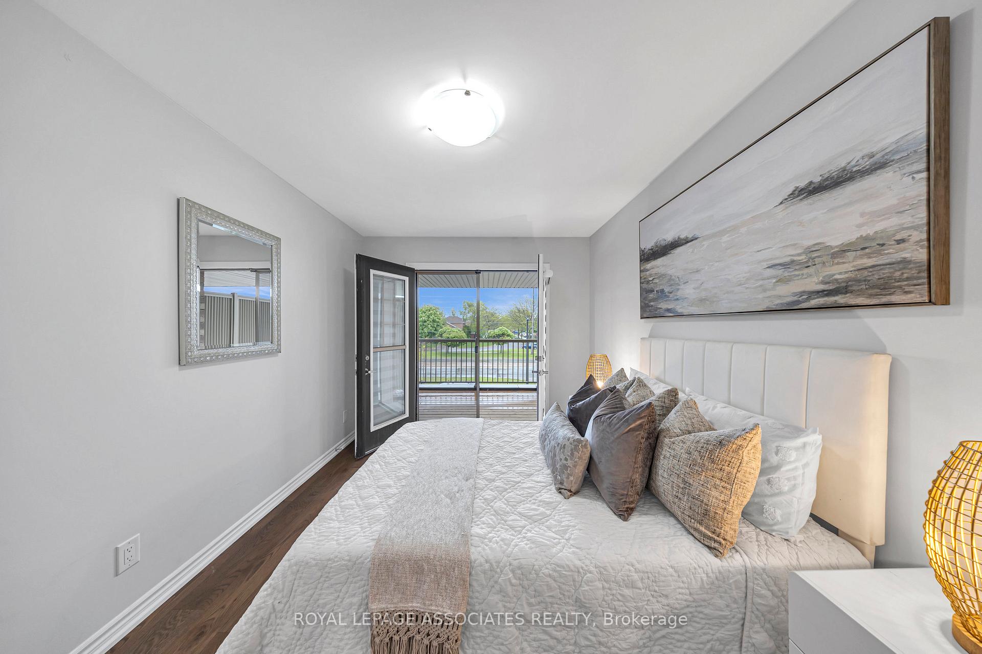 Photo 21 of 8 Paradise Way, Whitby, Rolling Acres — HOMEH