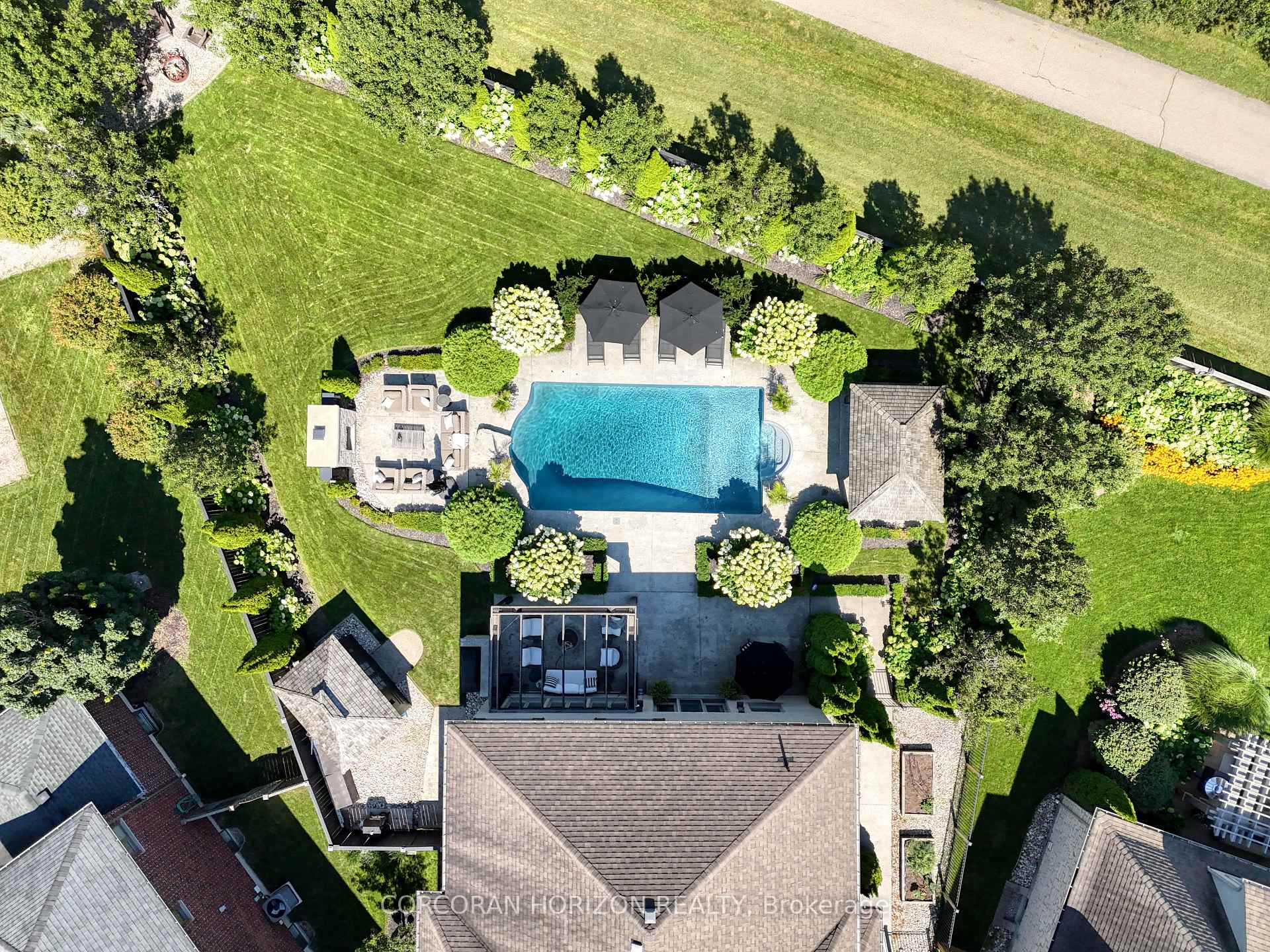 Photo 20 of 929 Riverstone Court, Kitchener — HOMEH