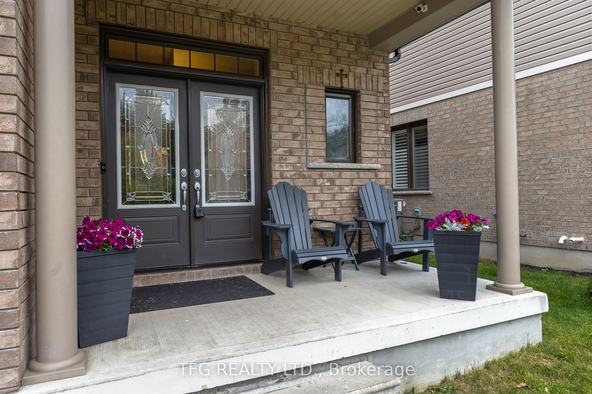 Photo 2 of 184 Varcoe Road, Clarington, Courtice — HOMEH