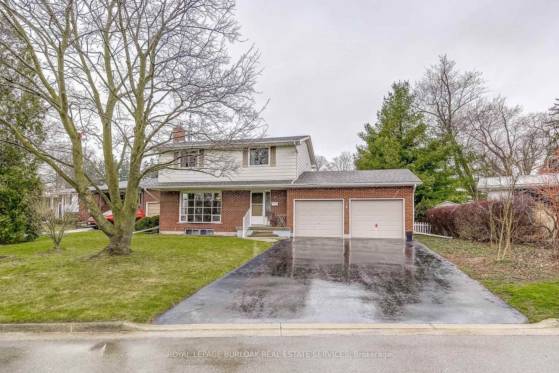 Photo 1 of 5 Thorburn Place, Haldimand — HOMEH