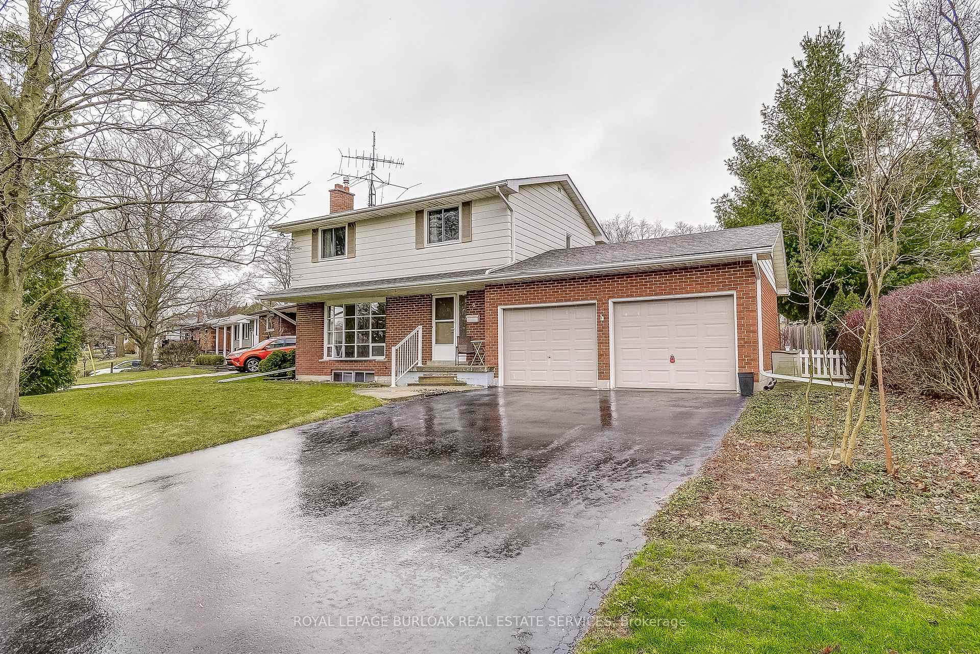 Photo 10 of 5 Thorburn Place, Haldimand — HOMEH