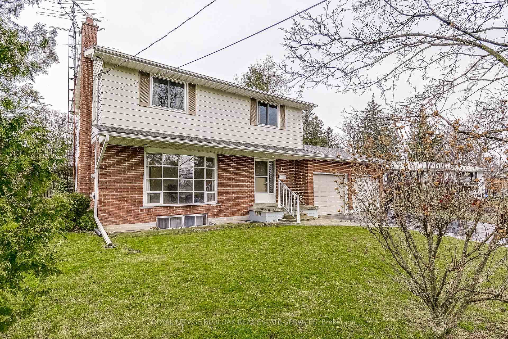 Photo 4 of 5 Thorburn Place, Haldimand — HOMEH