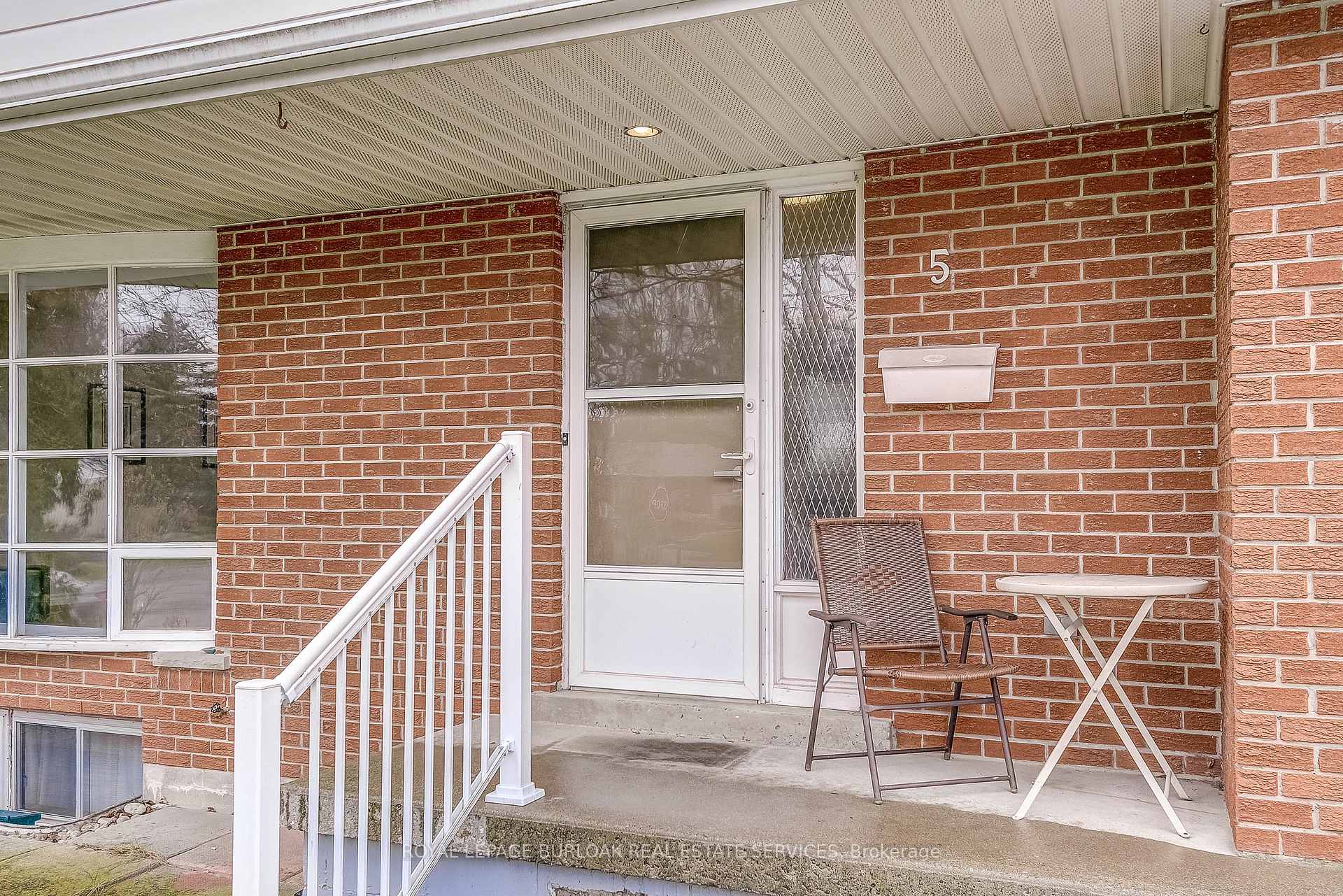 Photo 3 of 5 Thorburn Place, Haldimand — HOMEH