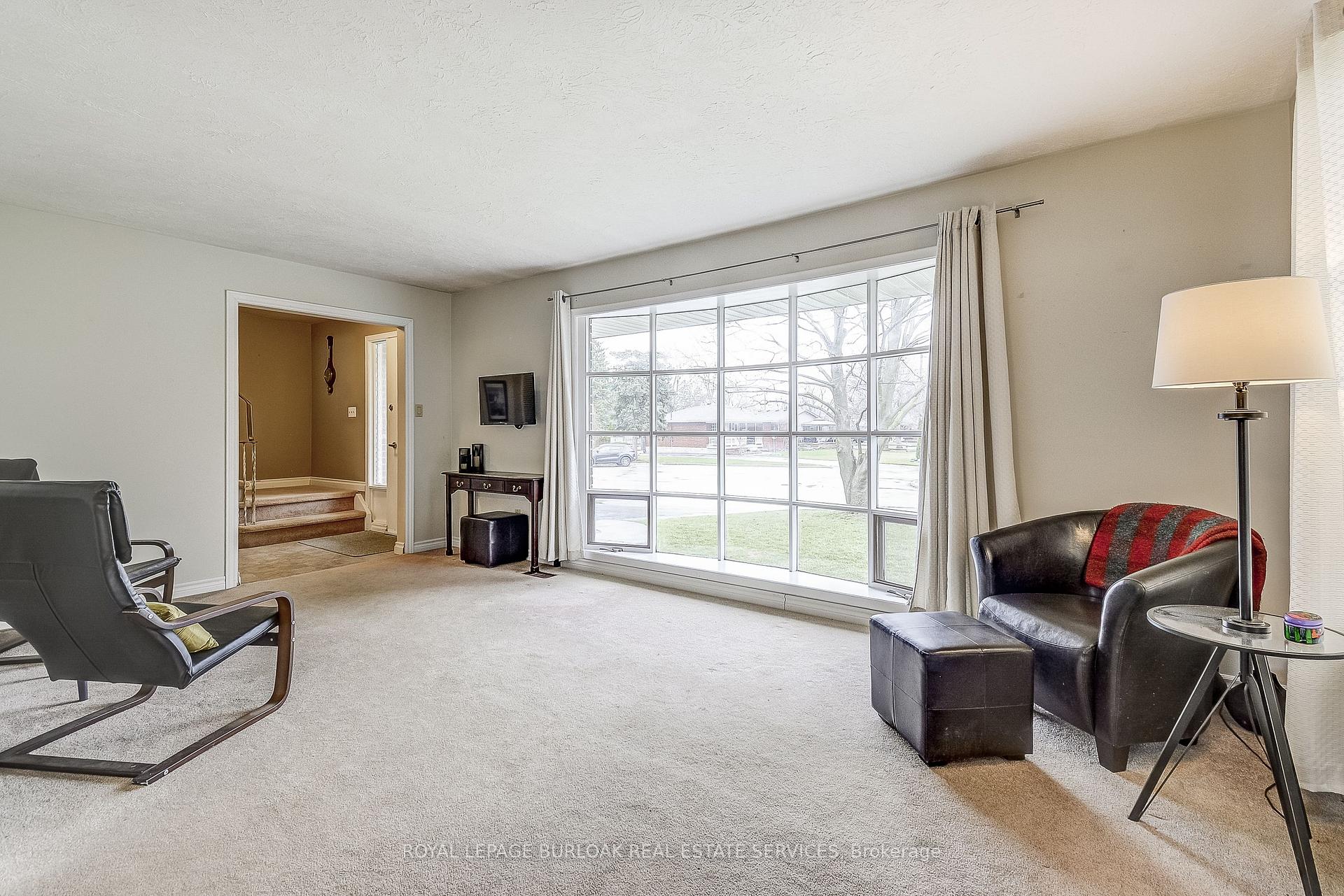 Photo 6 of 5 Thorburn Place, Haldimand — HOMEH