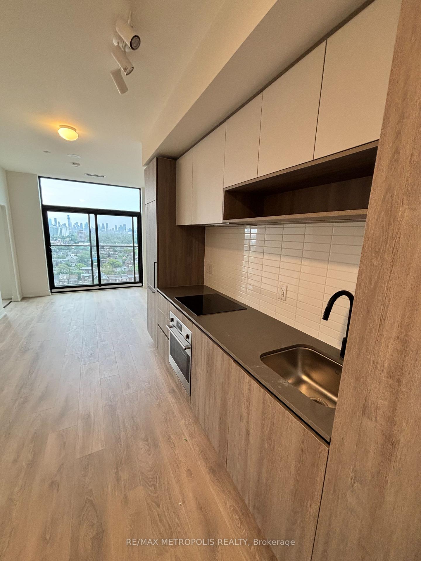 Photo 4 of Unit 1520, 181 Sterling Road, Toronto, Dufferin Grove — HOMEH