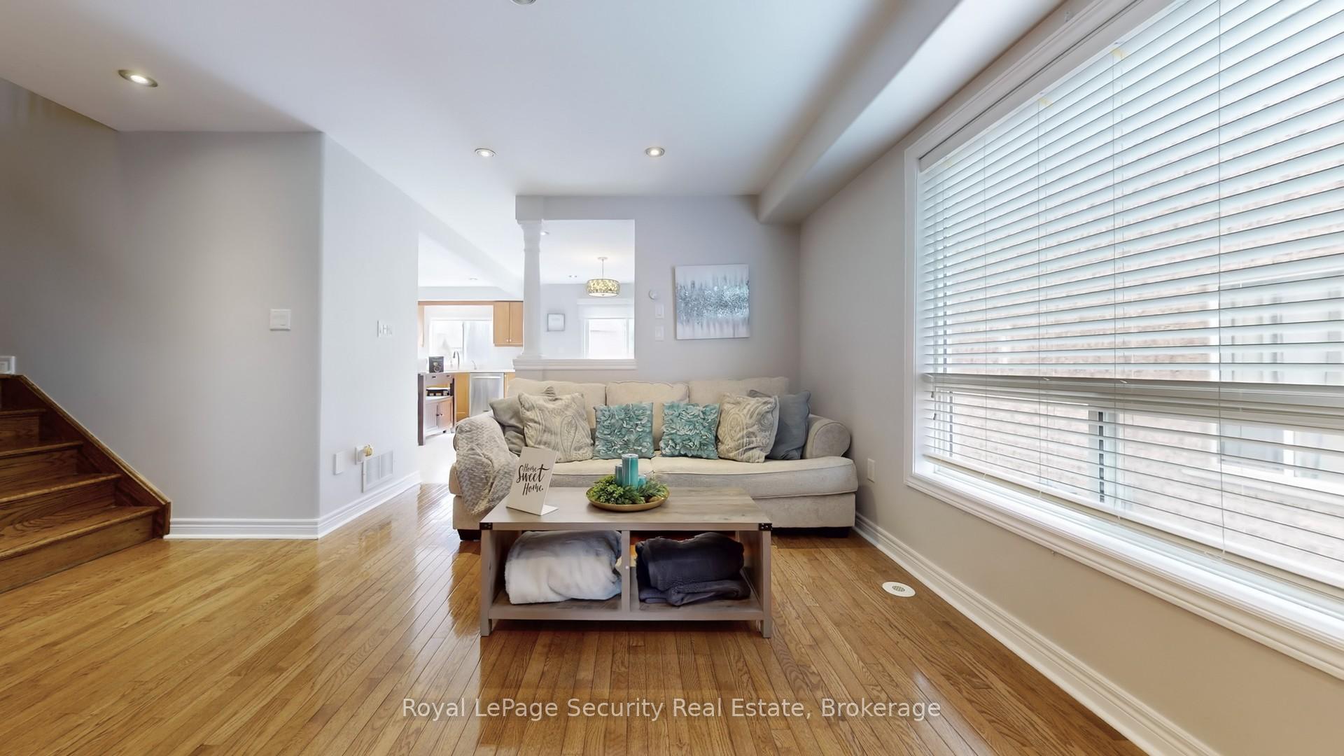 Photo 11 of 15 Peak Point Boulevard, Vaughan, Rural Vaughan — HOMEH