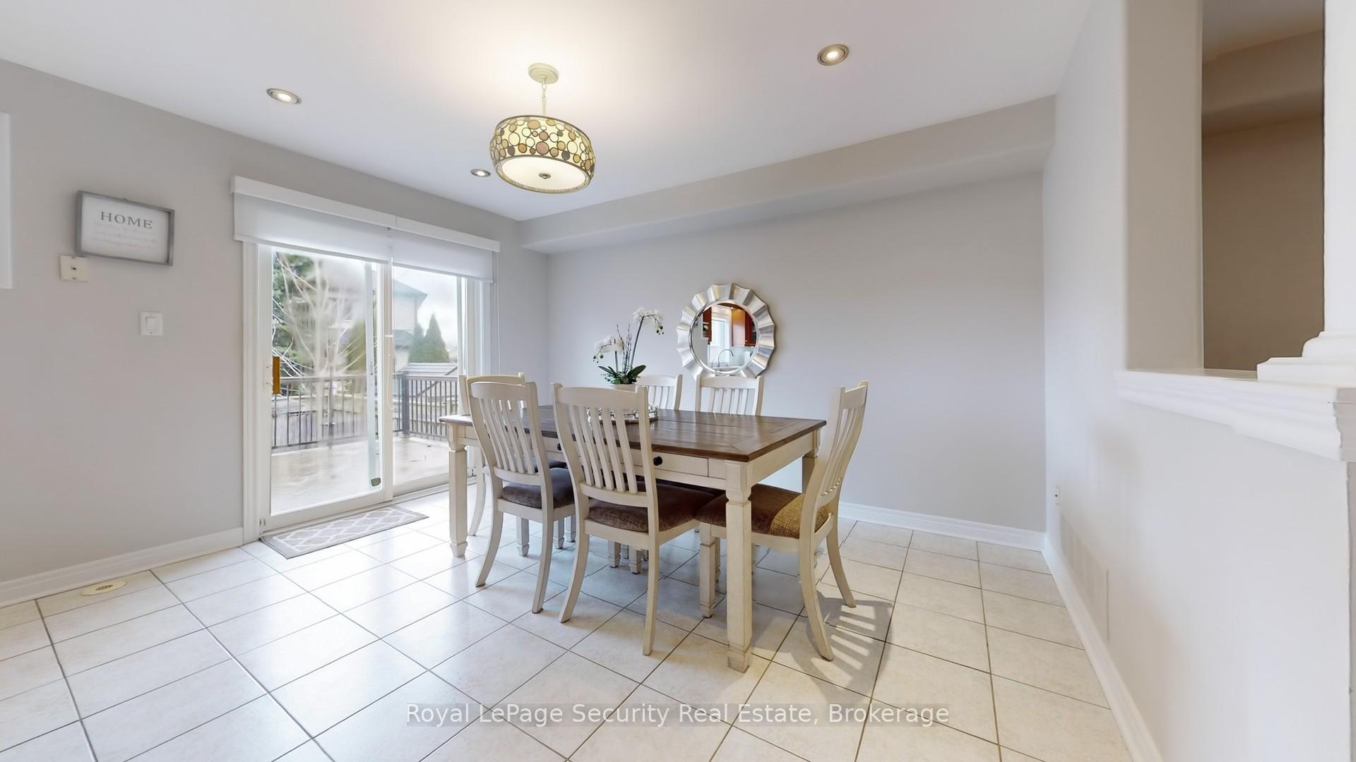 Photo 13 of 15 Peak Point Boulevard, Vaughan, Rural Vaughan — HOMEH