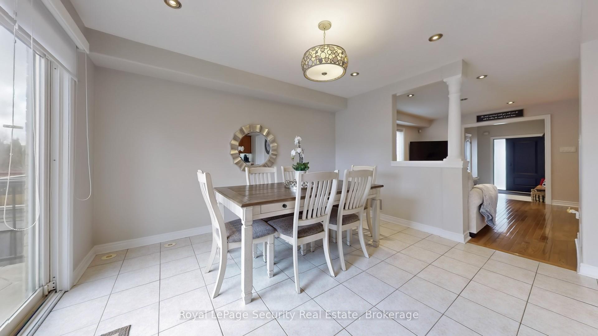 Photo 14 of 15 Peak Point Boulevard, Vaughan, Rural Vaughan — HOMEH