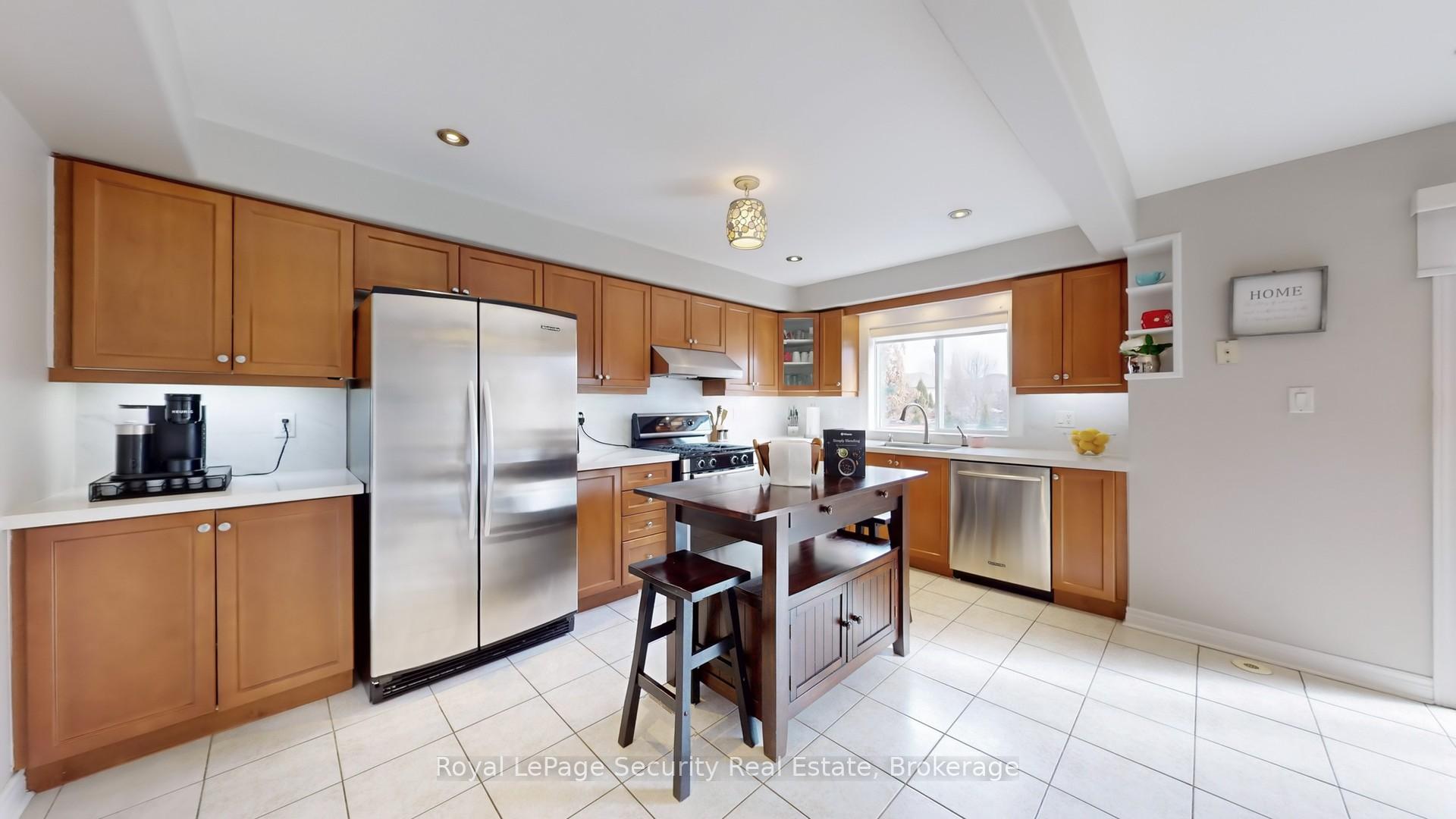 Photo 16 of 15 Peak Point Boulevard, Vaughan, Rural Vaughan — HOMEH