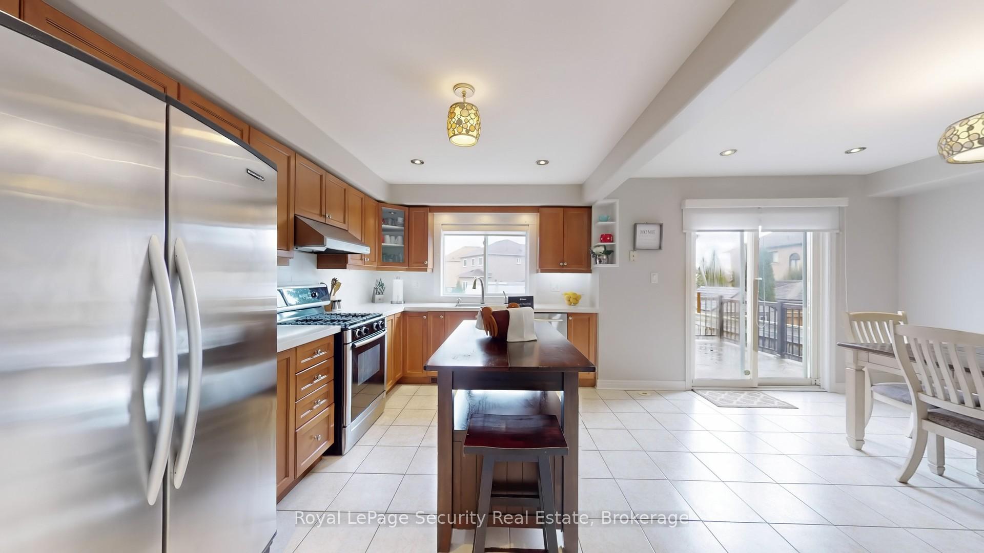 Photo 32 of 15 Peak Point Boulevard, Vaughan, Rural Vaughan — HOMEH