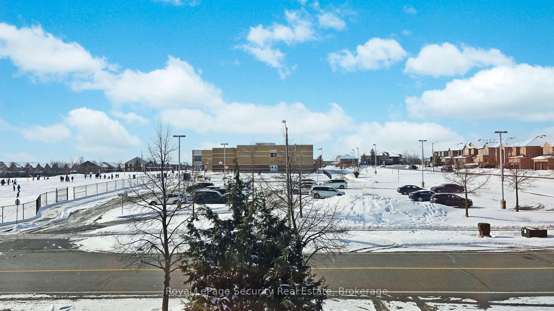 Photo 39 of 15 Peak Point Boulevard, Vaughan, Rural Vaughan — HOMEH