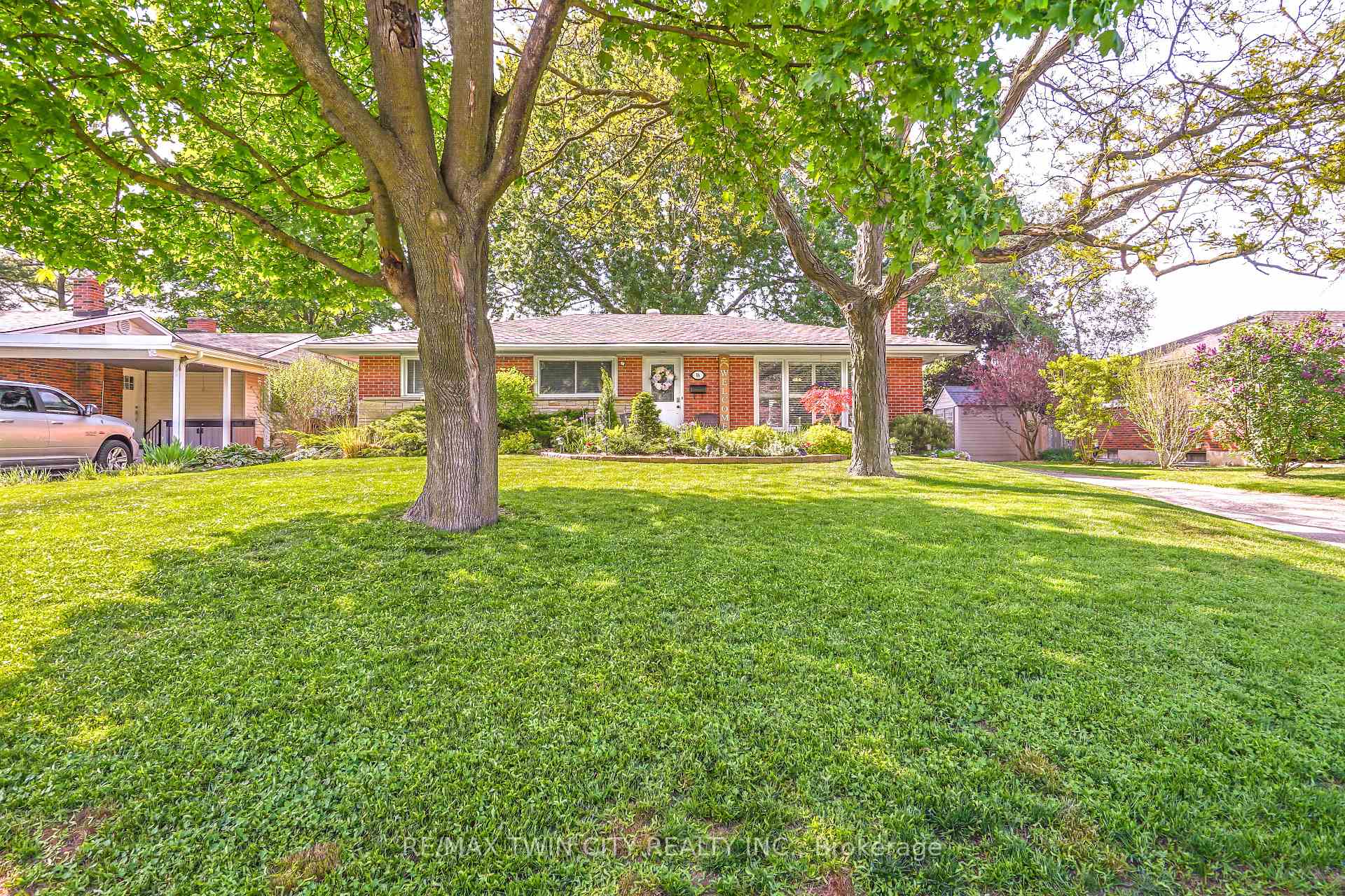 Front of 16 Redwood Road