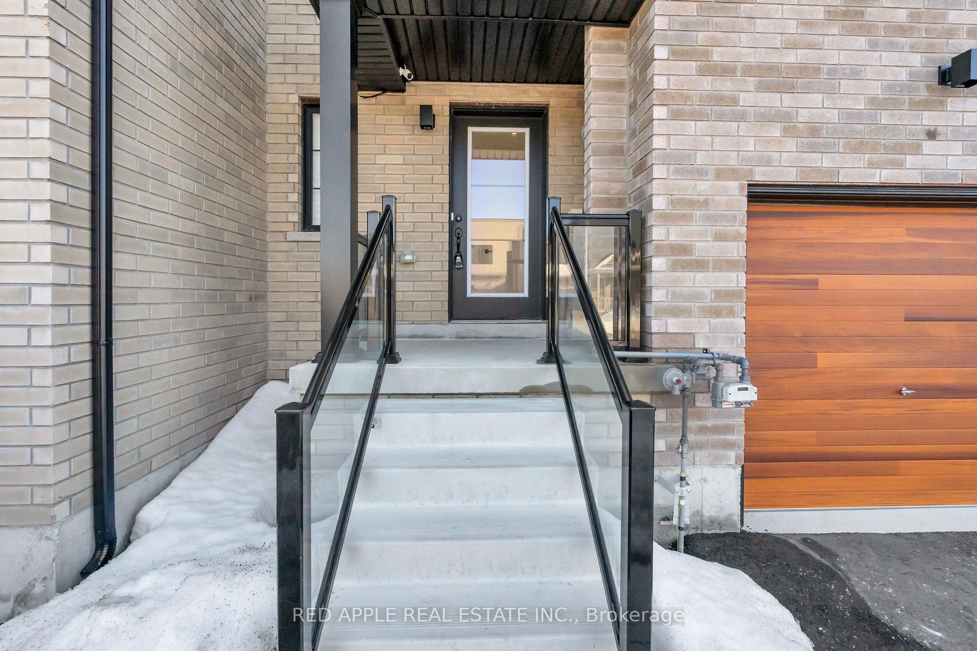 Photo 3 of 47 Harvest Crescent, Barrie, Rural Barrie Southeast — HOMEH