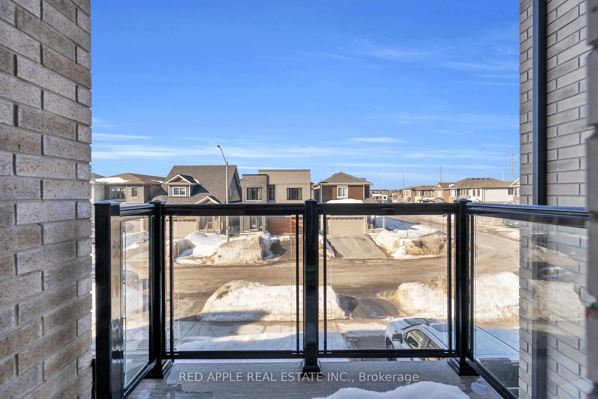 Photo 14 of 47 Harvest Crescent, Barrie, Rural Barrie Southeast — HOMEH