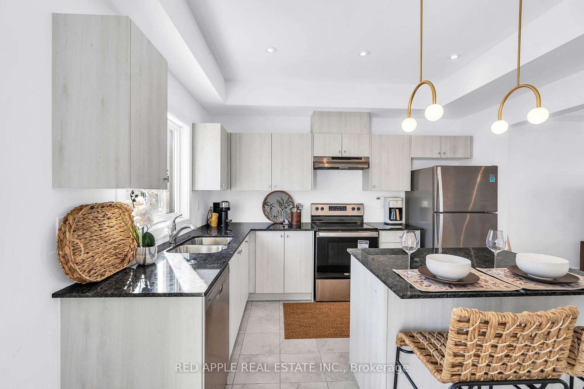 Photo 20 of 47 Harvest Crescent, Barrie, Rural Barrie Southeast — HOMEH
