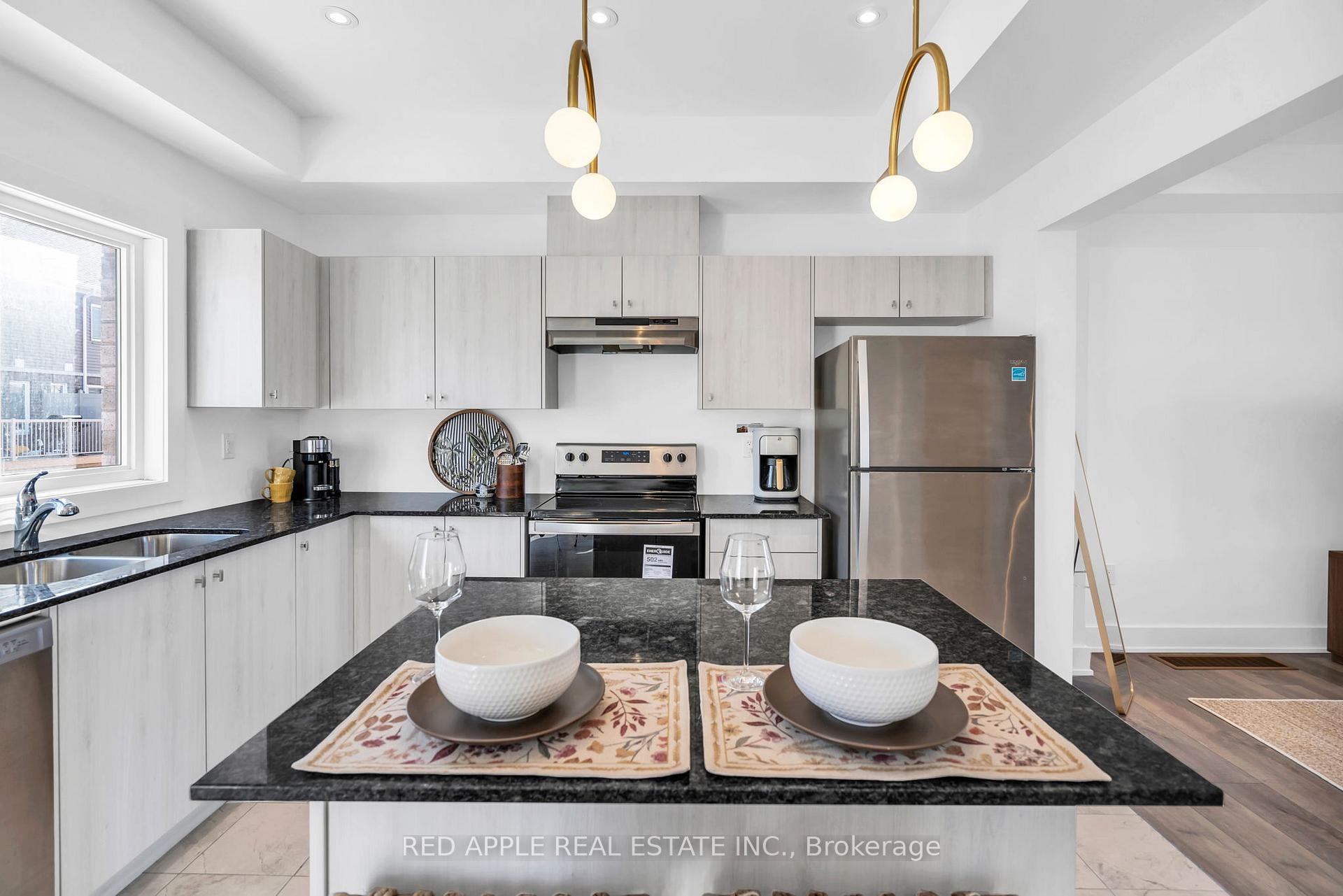 Photo 21 of 47 Harvest Crescent, Barrie, Rural Barrie Southeast — HOMEH