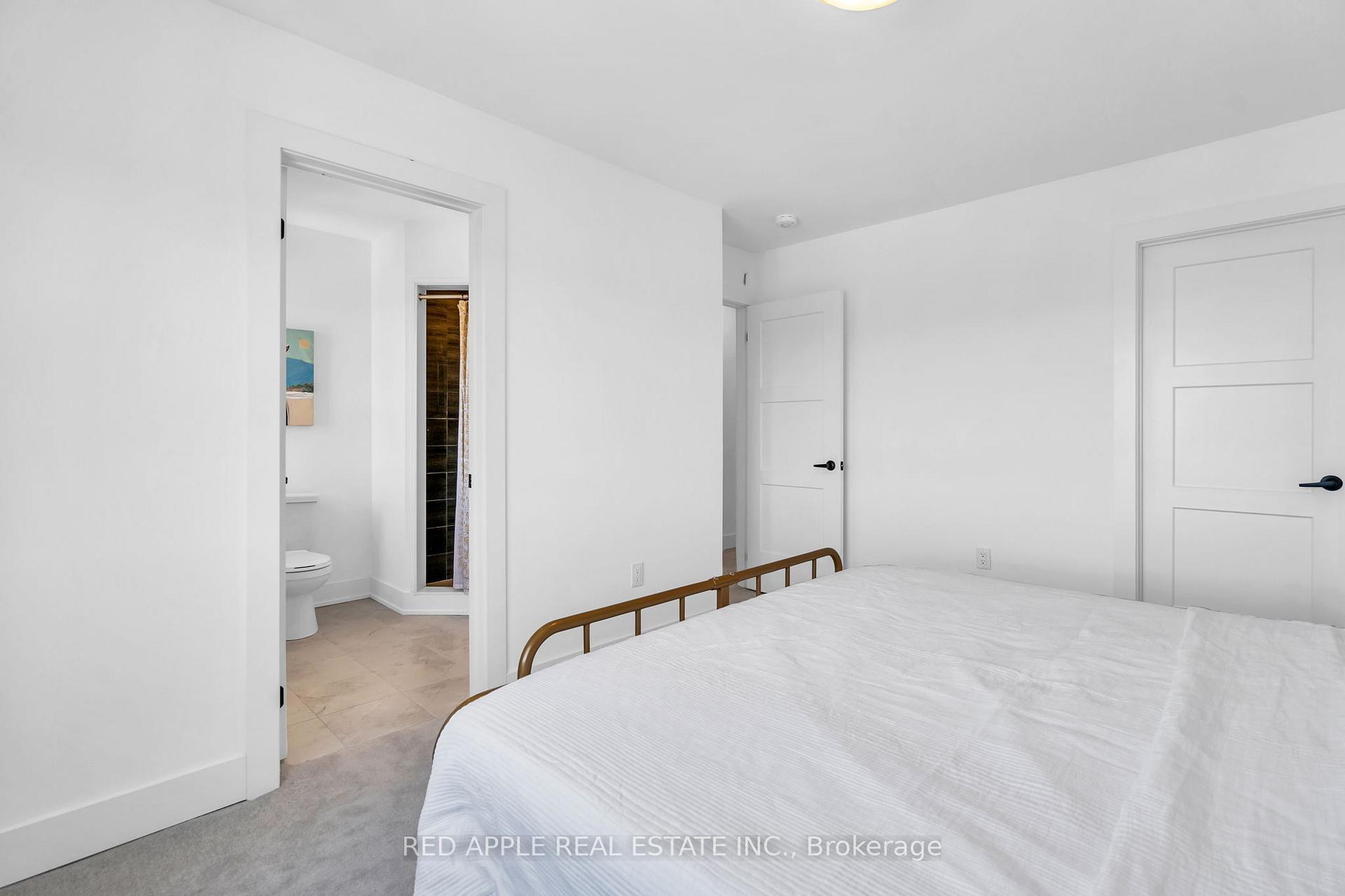 Photo 37 of 47 Harvest Crescent, Barrie, Rural Barrie Southeast — HOMEH