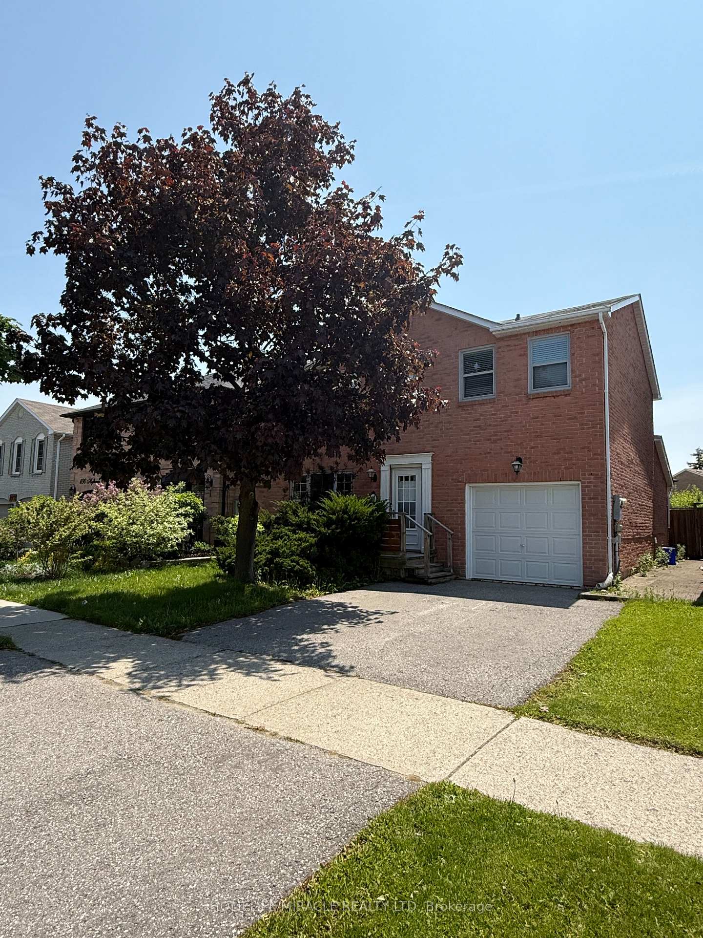 Photo 2 of 688 Highview Road, Pickering, Amberlea — HOMEH