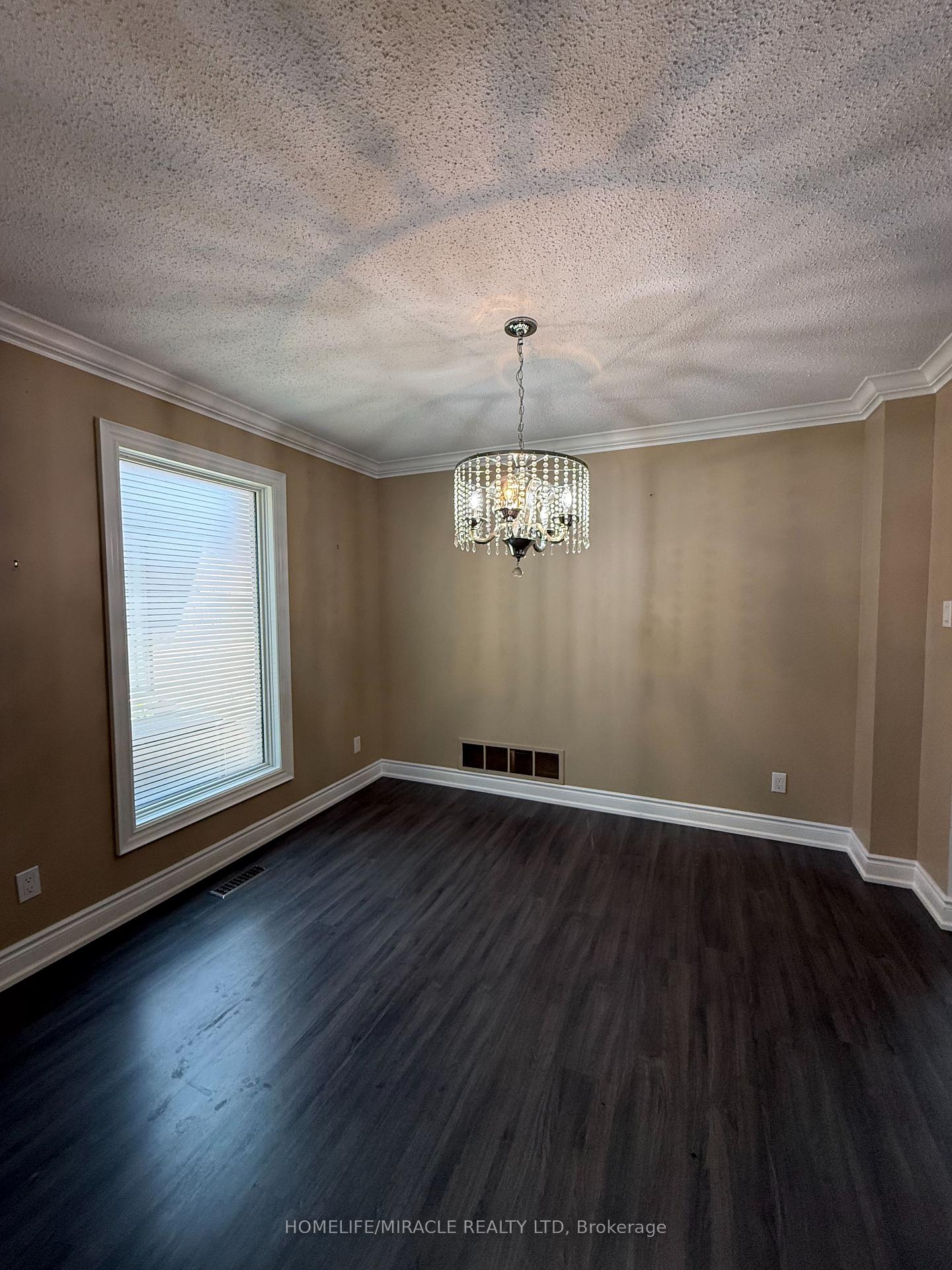 Photo 11 of 688 Highview Road, Pickering, Amberlea — HOMEH