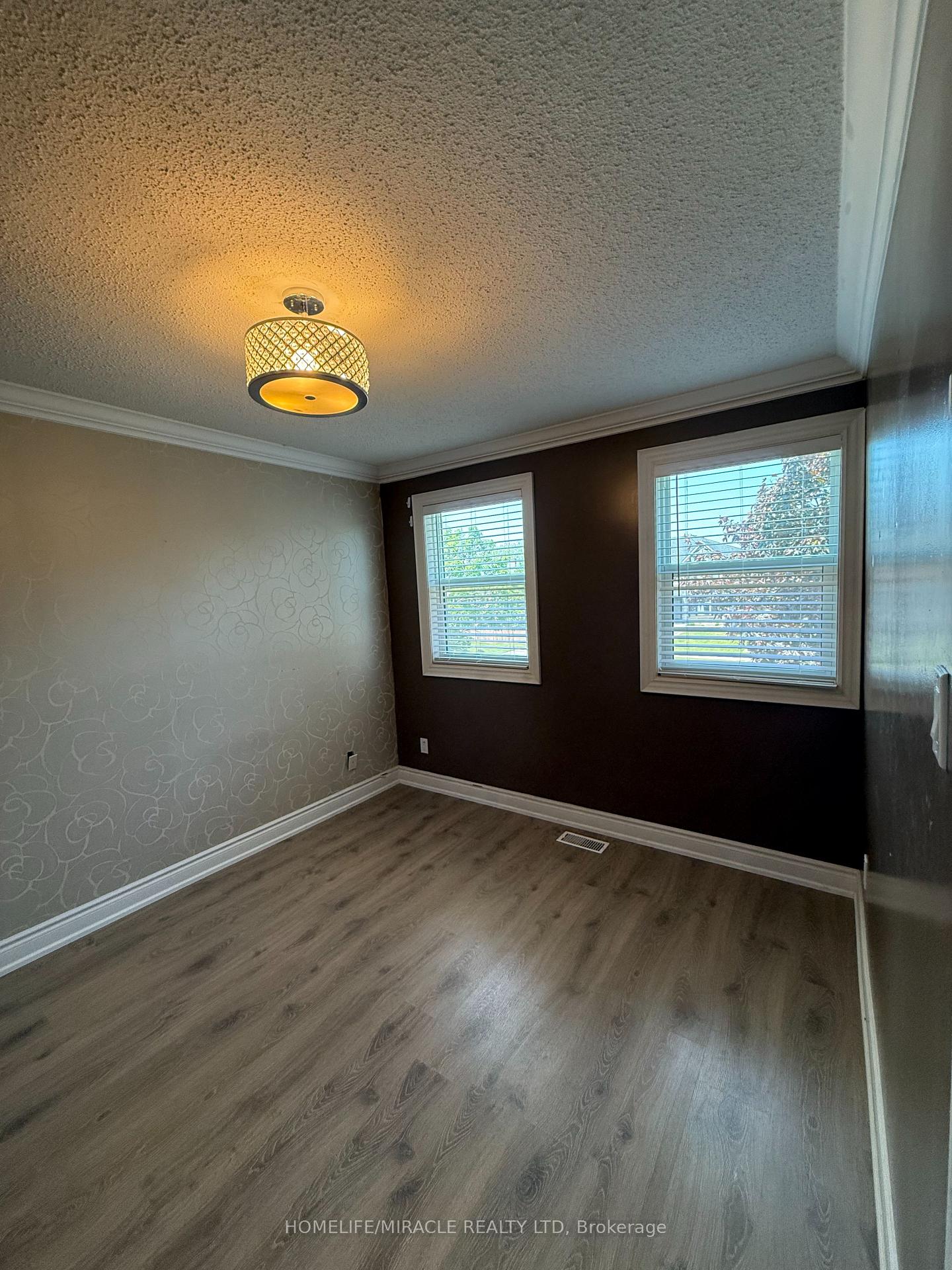 Photo 21 of 688 Highview Road, Pickering, Amberlea — HOMEH