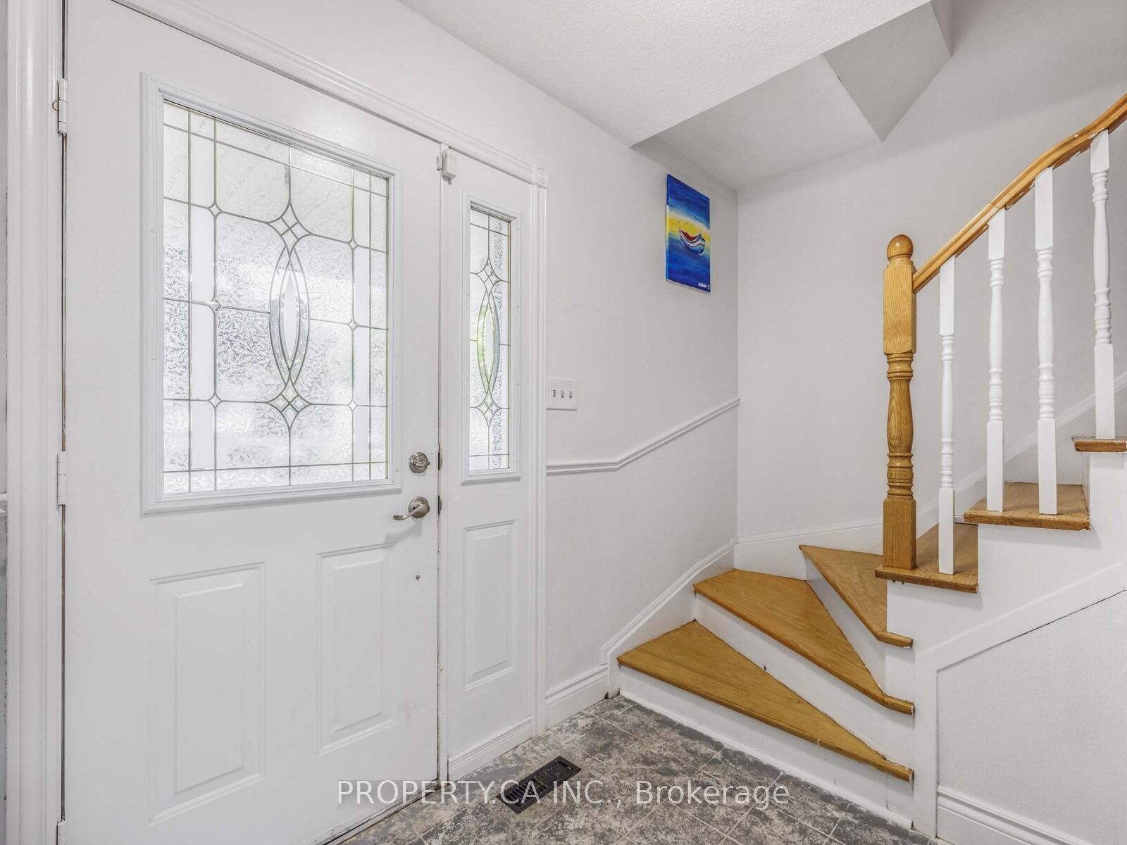 Photo 4 of 122 Roser Crescent, Clarington, Bowmanville — HOMEH