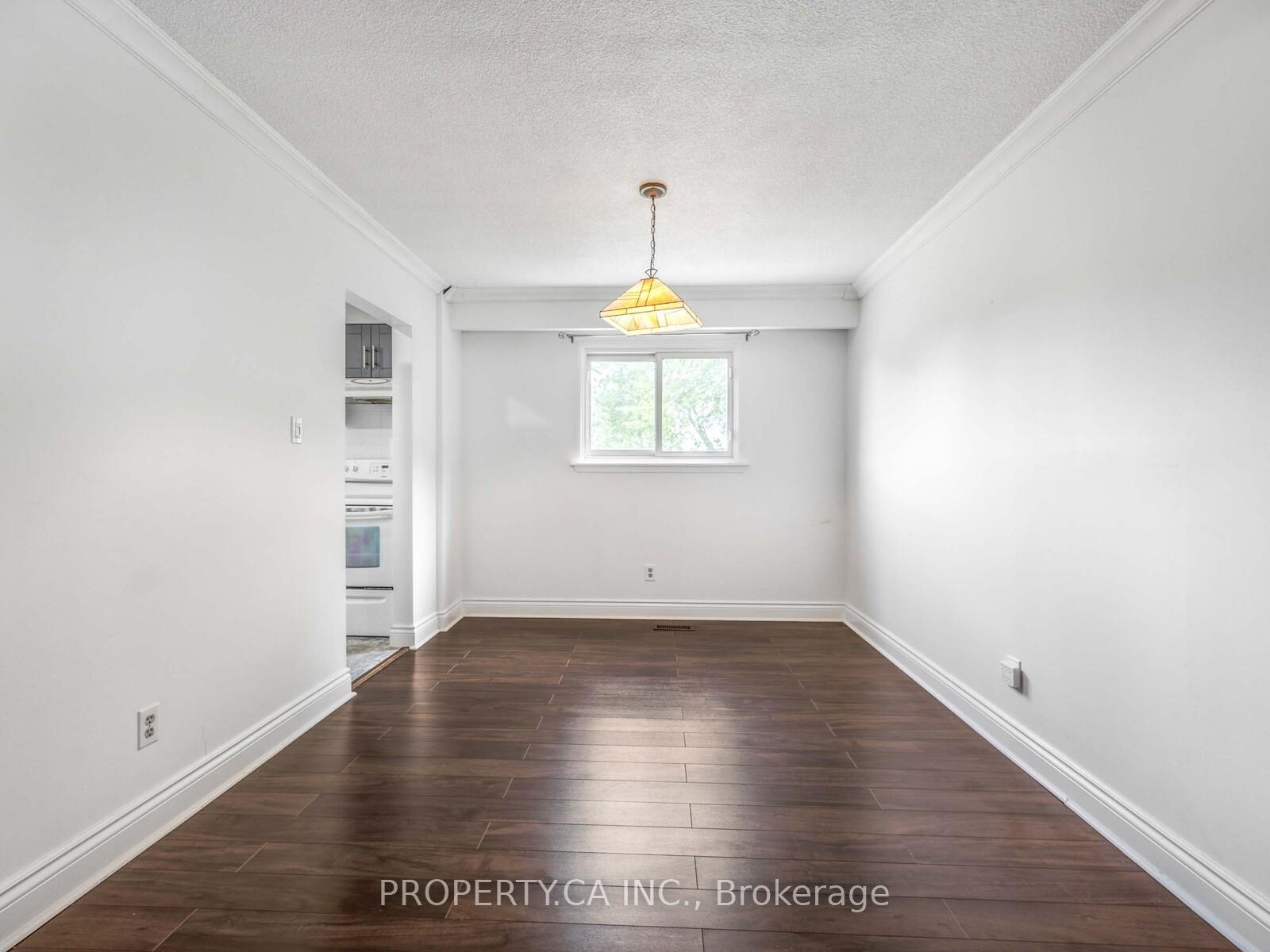 Photo 7 of 122 Roser Crescent, Clarington, Bowmanville — HOMEH