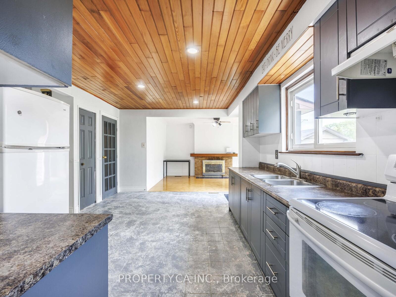 Photo 12 of 122 Roser Crescent, Clarington, Bowmanville — HOMEH