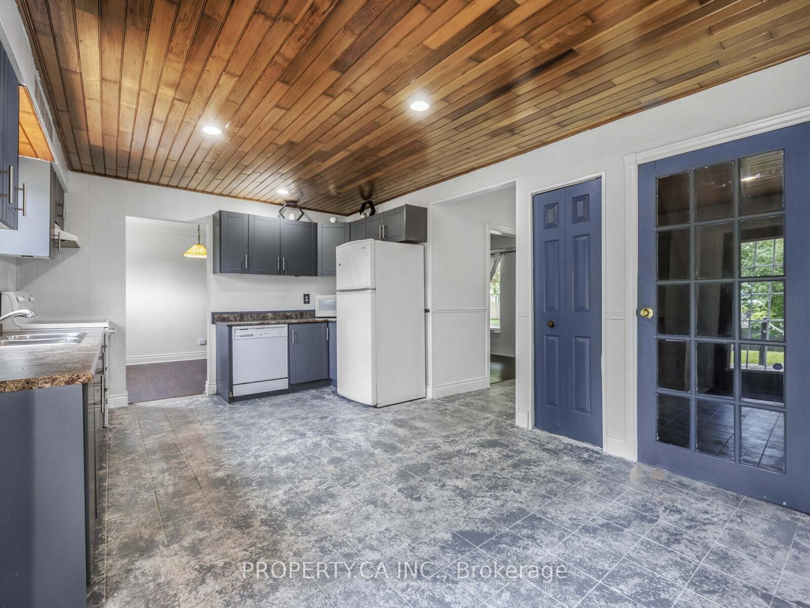 Photo 23 of 122 Roser Crescent, Clarington, Bowmanville — HOMEH