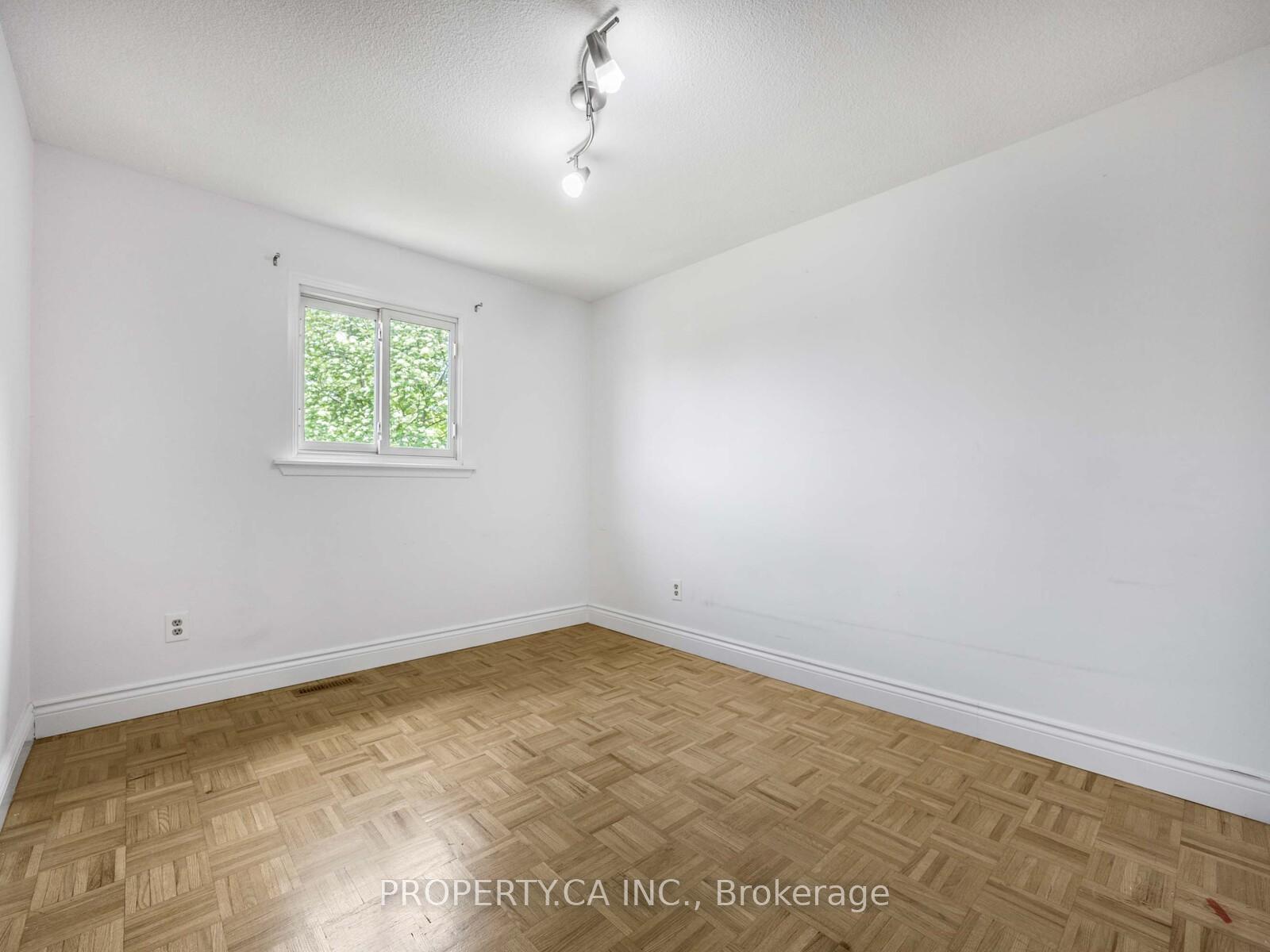 Photo 22 of 122 Roser Crescent, Clarington, Bowmanville — HOMEH