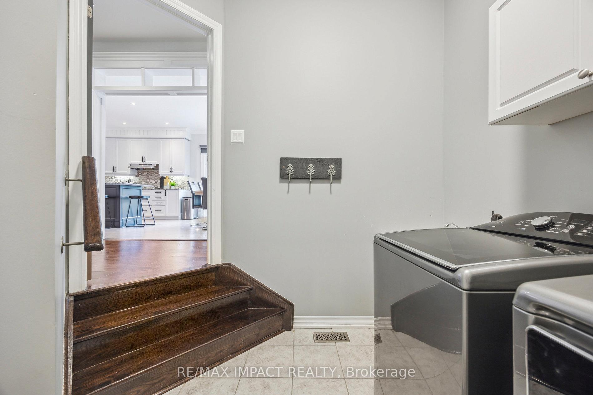 Photo 15 of 24 Brough Court, Clarington, Bowmanville — HOMEH