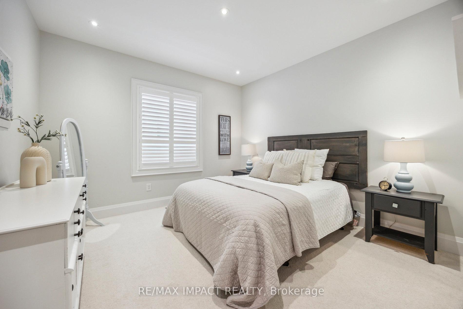 Photo 16 of 24 Brough Court, Clarington, Bowmanville — HOMEH