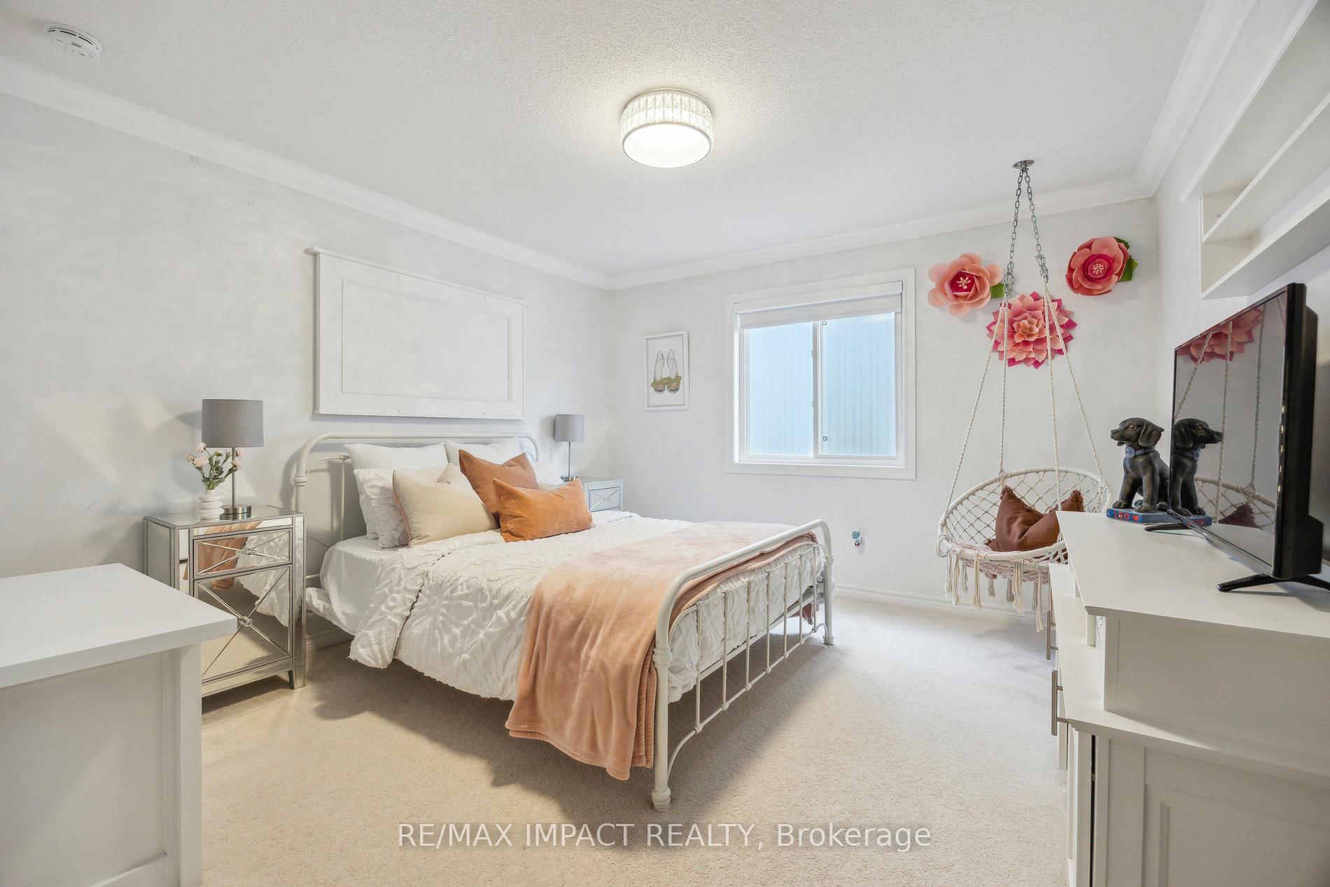 Photo 25 of 24 Brough Court, Clarington, Bowmanville — HOMEH