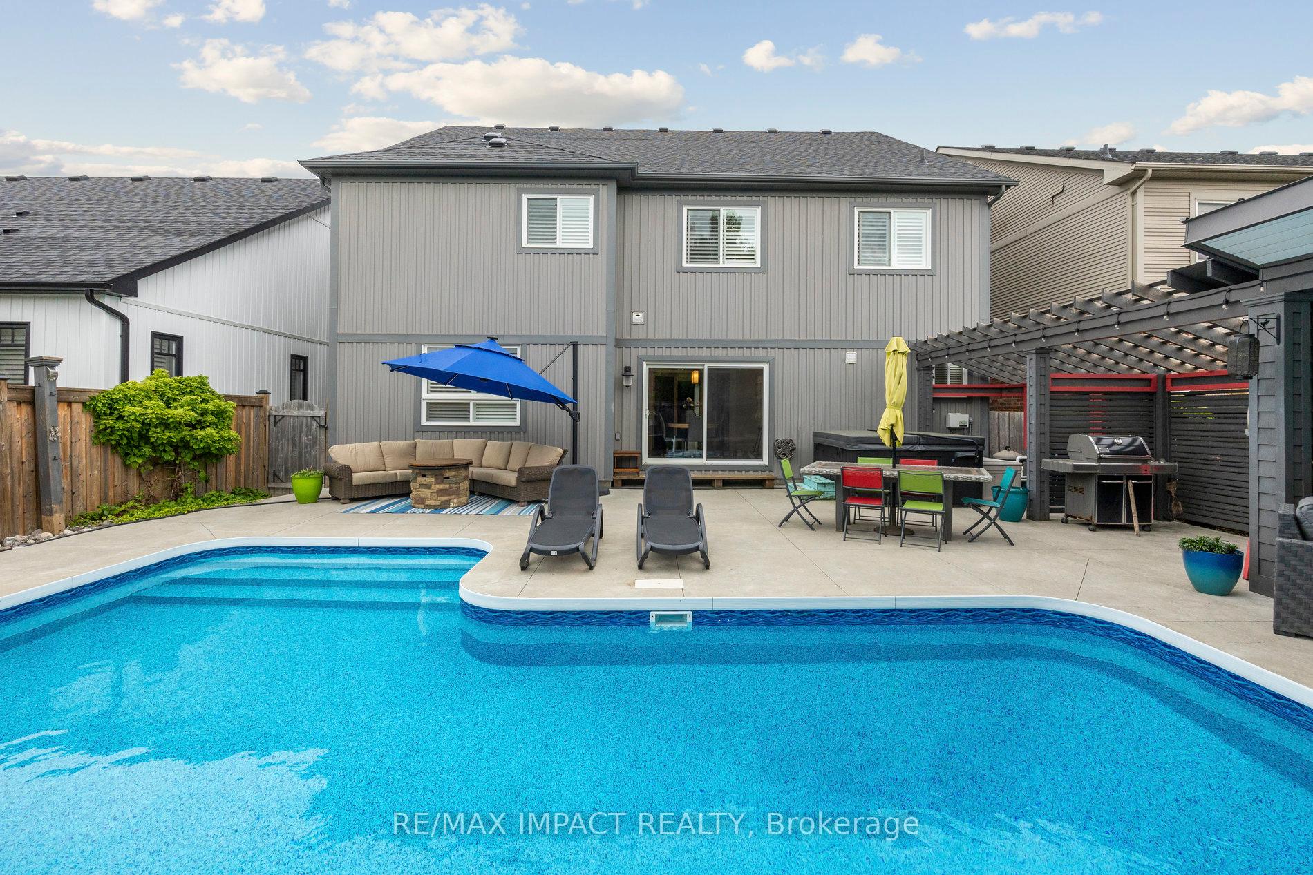 Photo 44 of 24 Brough Court, Clarington, Bowmanville — HOMEH