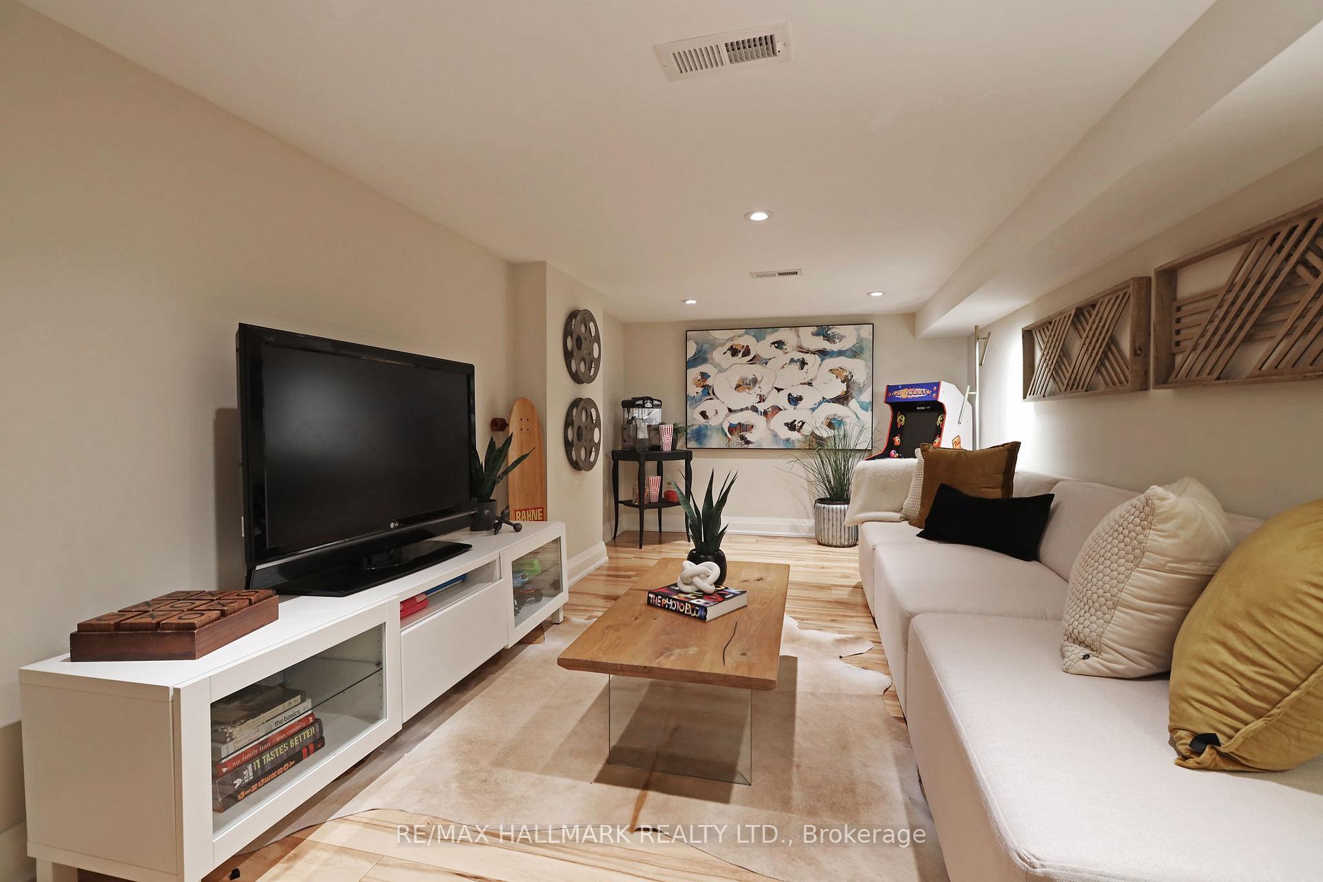 Photo 39 of 42 Connaught Avenue, Toronto, Greenwood-Coxwell — HOMEH
