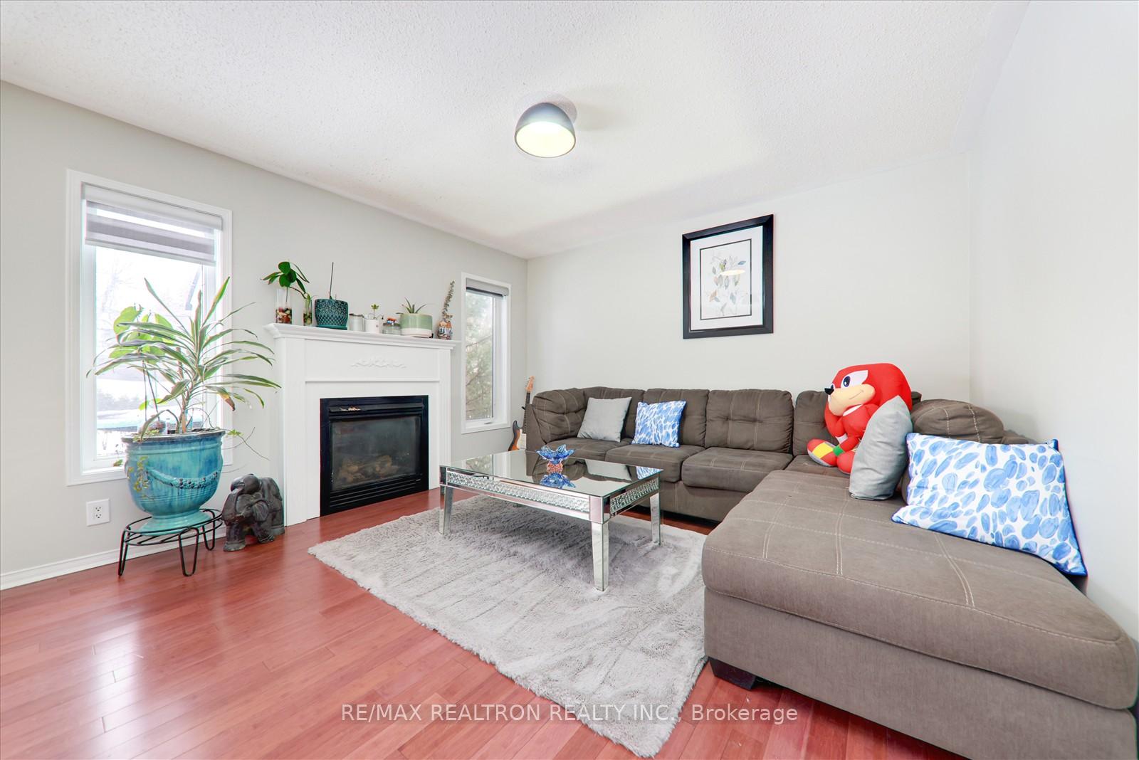 Photo 9 of 1275 Langley Circle, Oshawa, Pinecrest — HOMEH