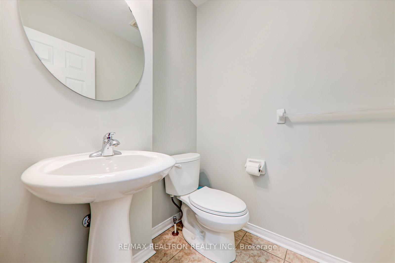 Photo 7 of 1275 Langley Circle, Oshawa, Pinecrest — HOMEH