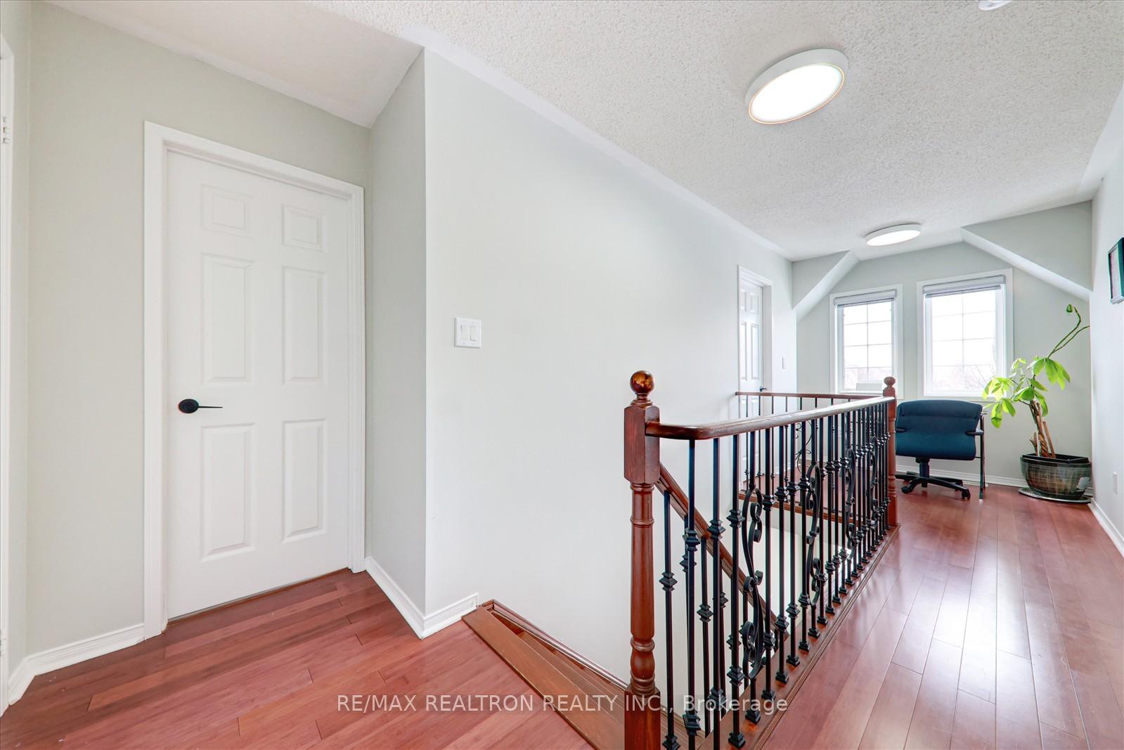 Photo 12 of 1275 Langley Circle, Oshawa, Pinecrest — HOMEH