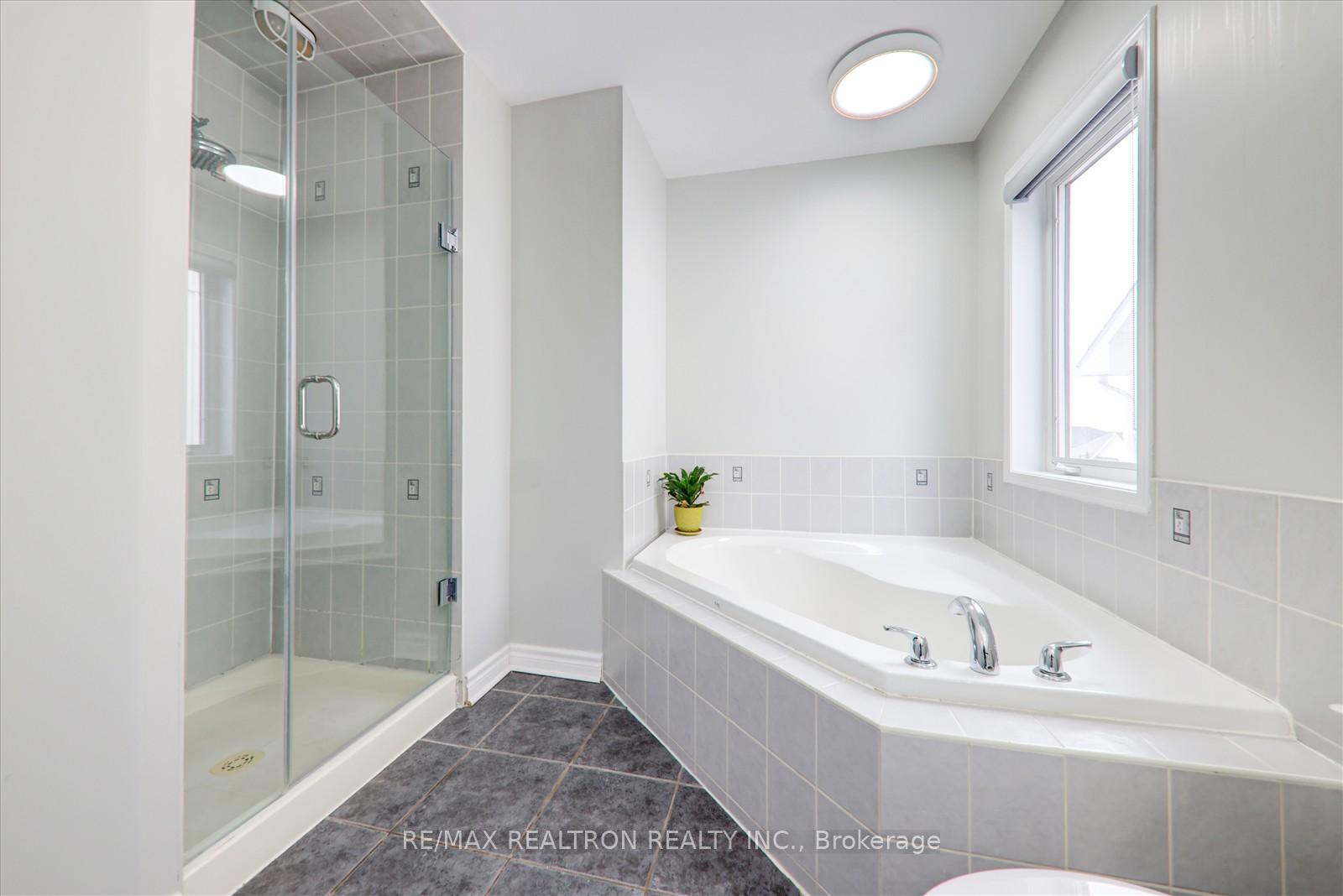 Photo 17 of 1275 Langley Circle, Oshawa, Pinecrest — HOMEH