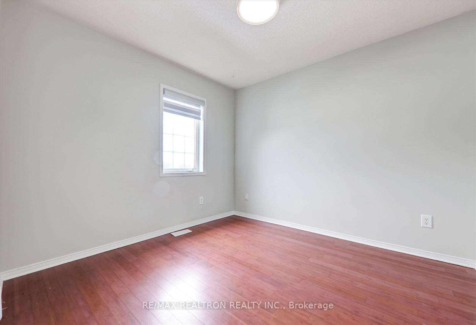 Photo 16 of 1275 Langley Circle, Oshawa, Pinecrest — HOMEH