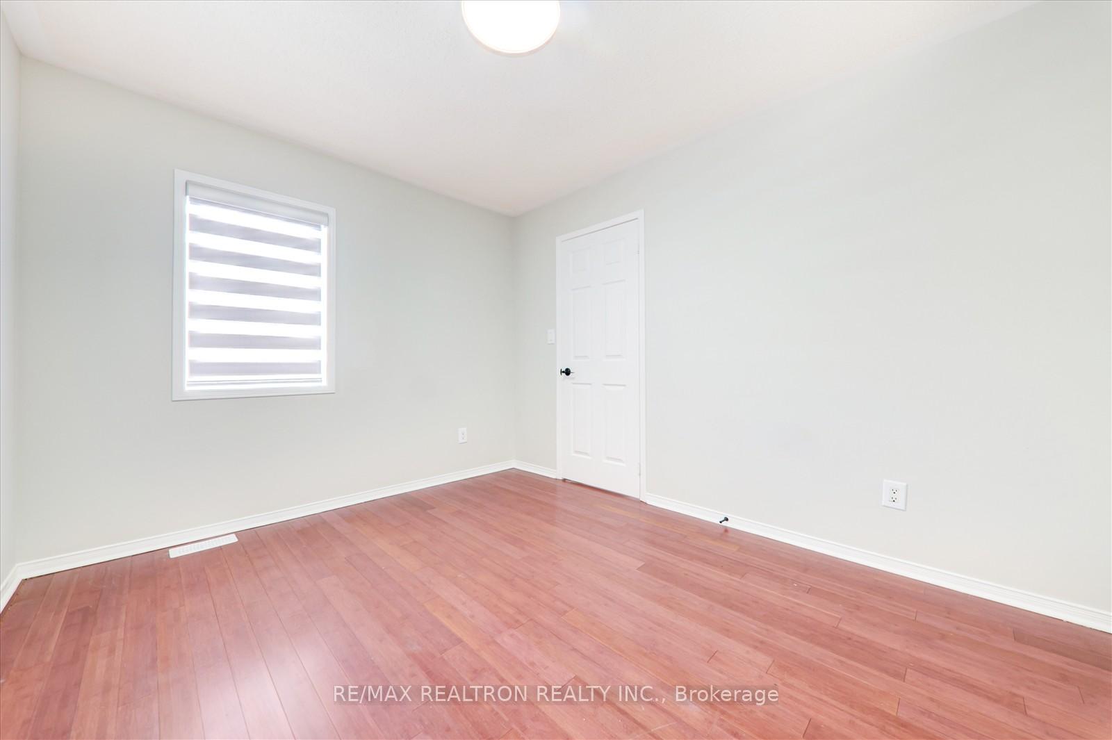 Photo 18 of 1275 Langley Circle, Oshawa, Pinecrest — HOMEH