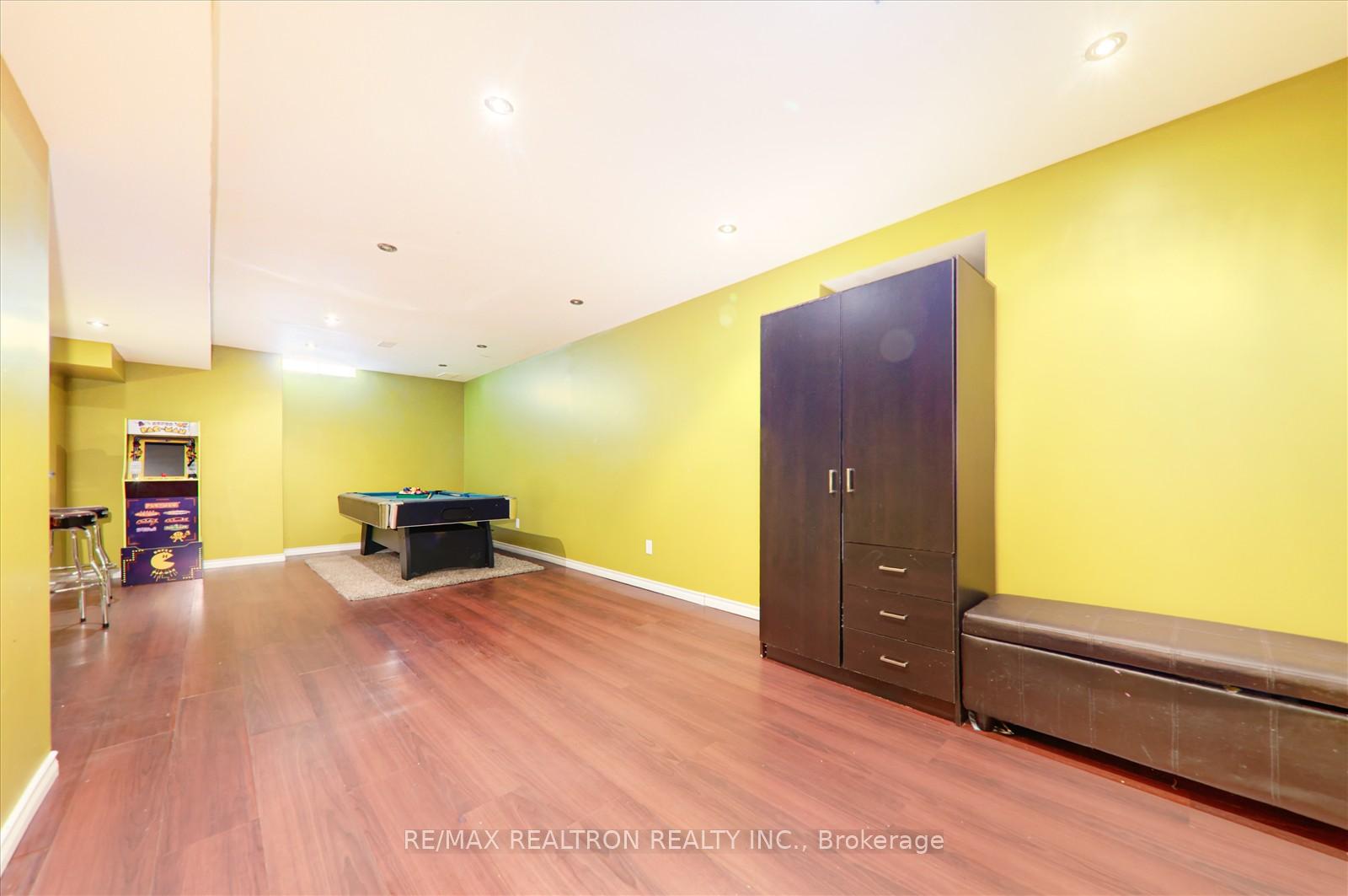 Photo 26 of 1275 Langley Circle, Oshawa, Pinecrest — HOMEH
