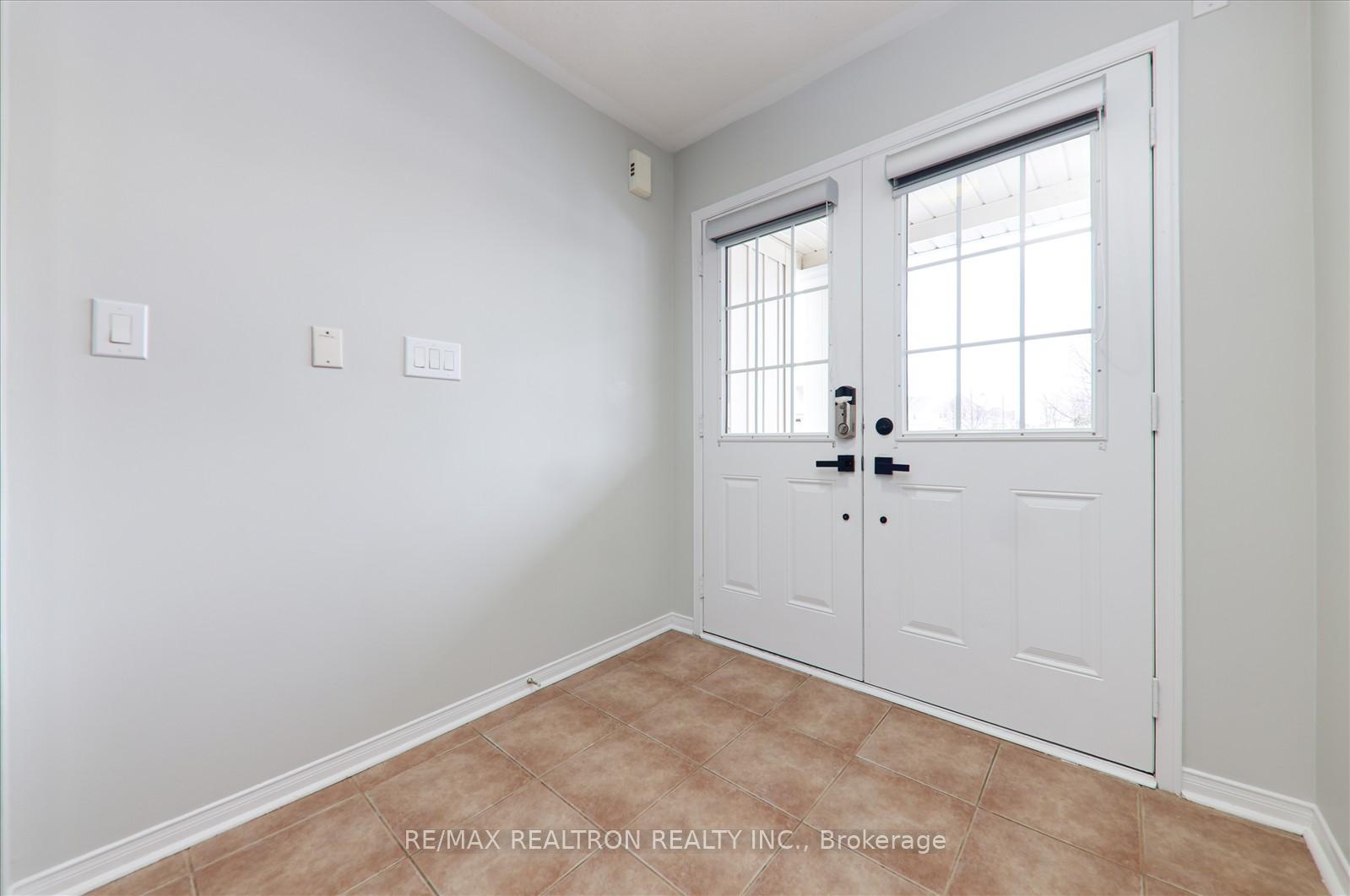 Photo 25 of 1275 Langley Circle, Oshawa, Pinecrest — HOMEH