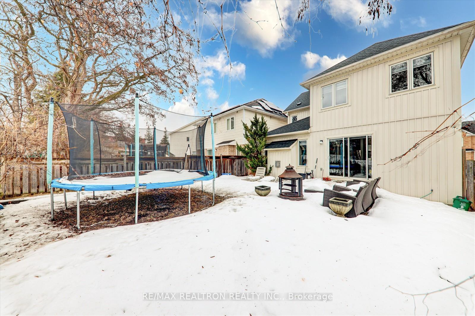 Photo 30 of 1275 Langley Circle, Oshawa, Pinecrest — HOMEH